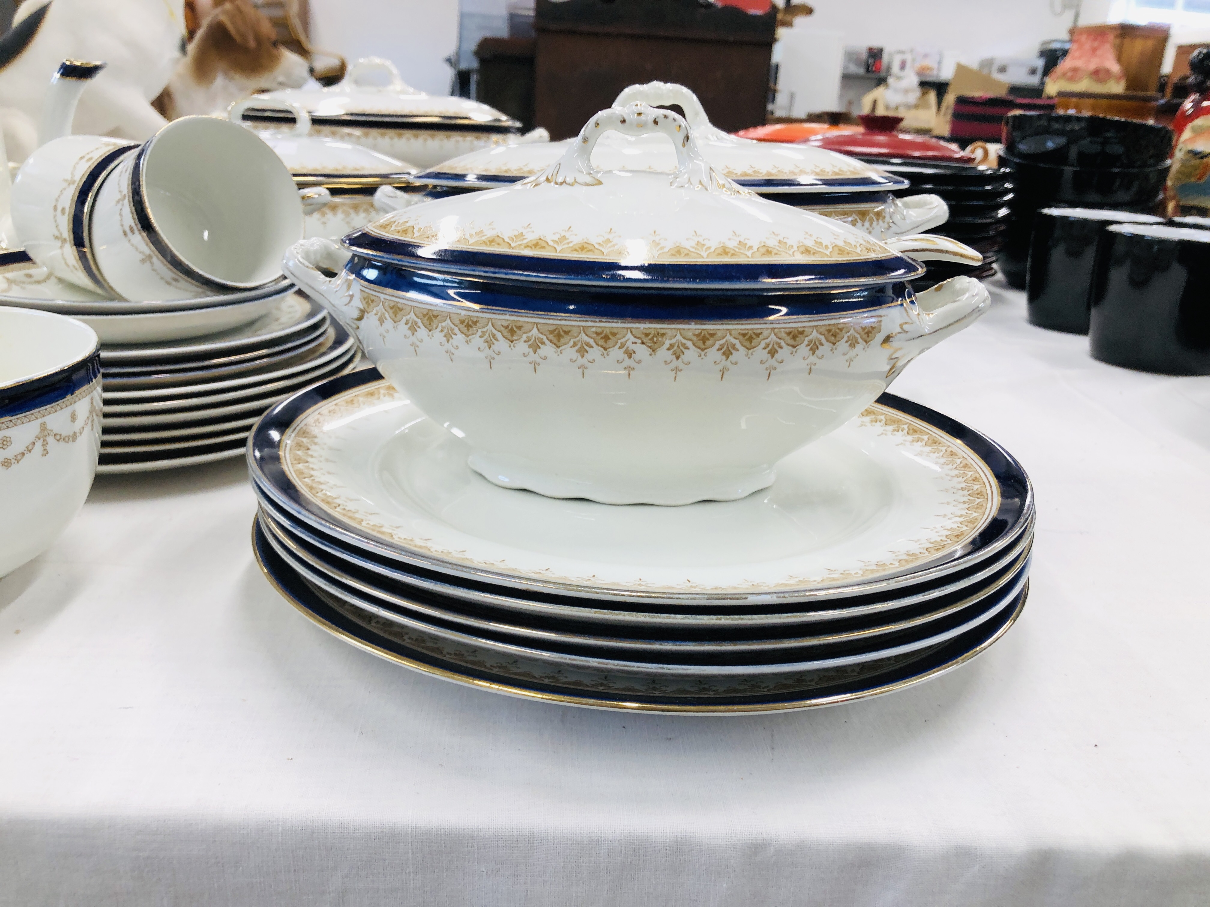 BLEU DU RAI DINNER AND TEAWARE APPROX 63 PIECES TO INCLUDE TUREENS, - Image 3 of 11