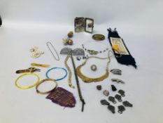 BOX OF ASSORTED COSTUME/VINTAGE JEWELLERY TO INCLUDE HAT PINS,