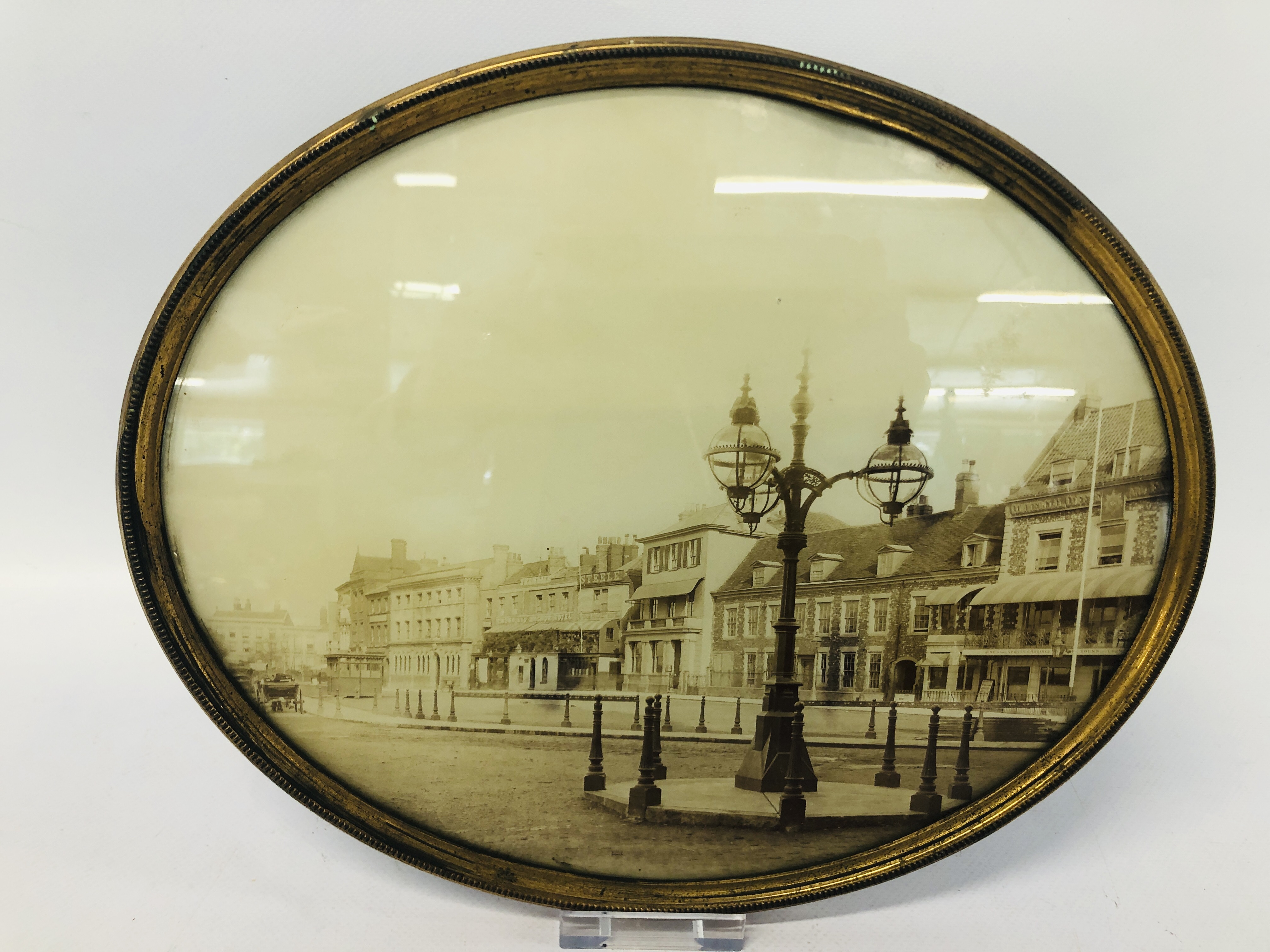 VINTAGE BRASS FRAMED OVAL BLACK & WHITE PHOTOGRAPH "HALL PLAIN" GREAT YARMOUTH - H 25CM X W 30½ CM