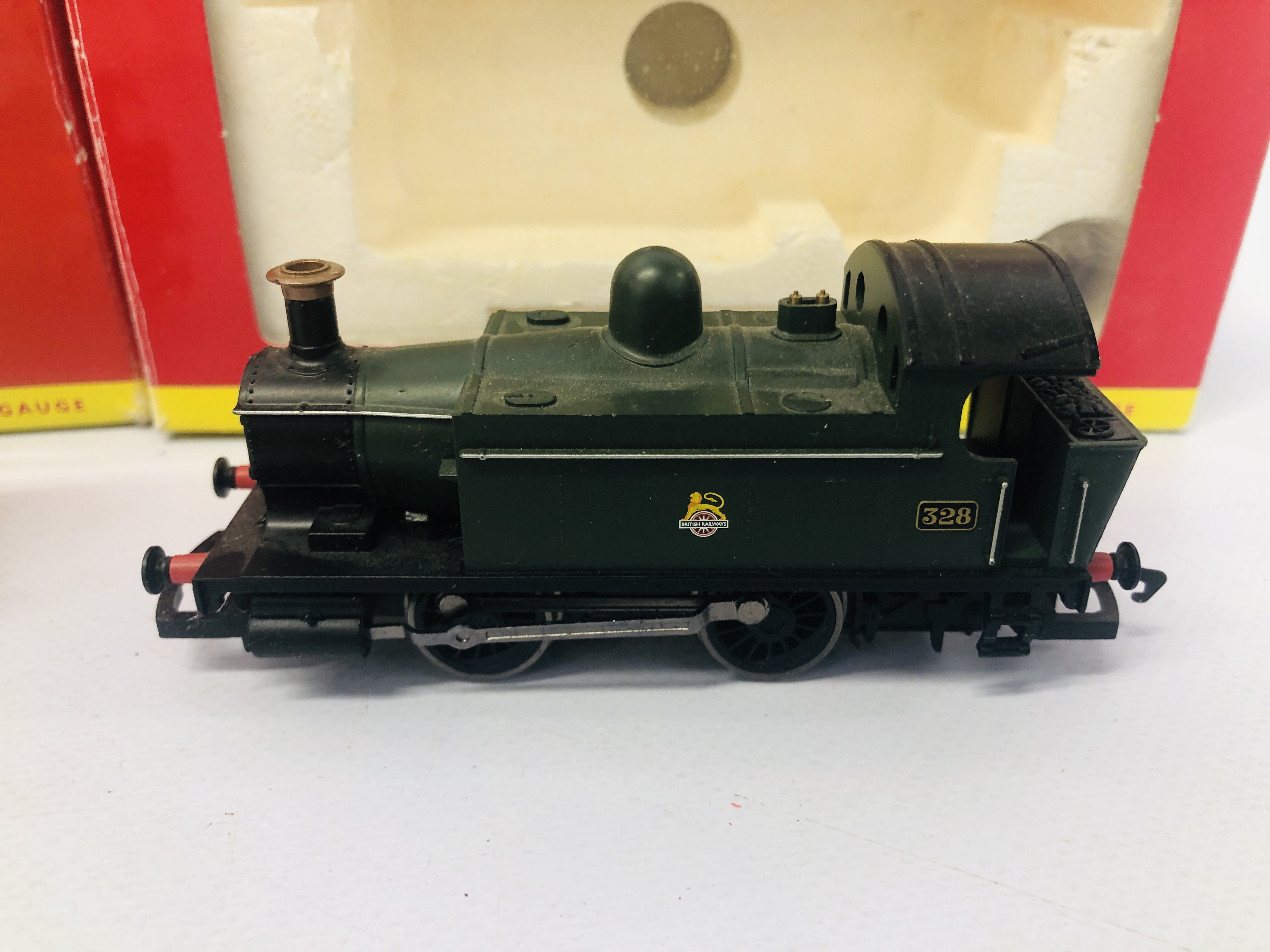 3 X HORNBY 00 GAUGE LOCOMOTIVE TO INCLUDE R2665 BR 0-4-0T NO. - Image 4 of 4