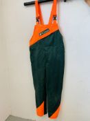 A KWF RED MOUNTAIN PROTECTIVE BIB & BRACE SET (CHAINSAW PROTECTION)