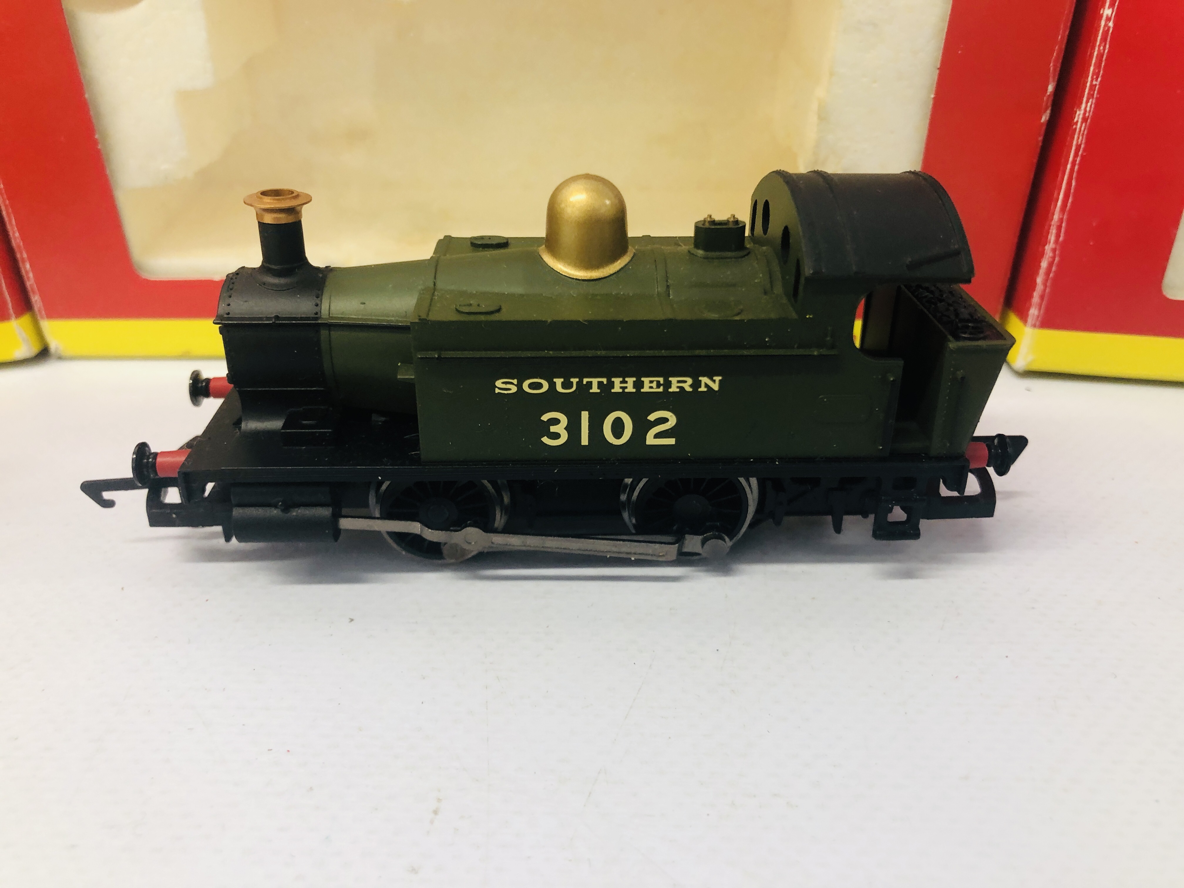 3 X HORNBY 00 GAUGE LOCOMOTIVE TO INCLUDE R2665 BR 0-4-0T NO. - Image 3 of 4