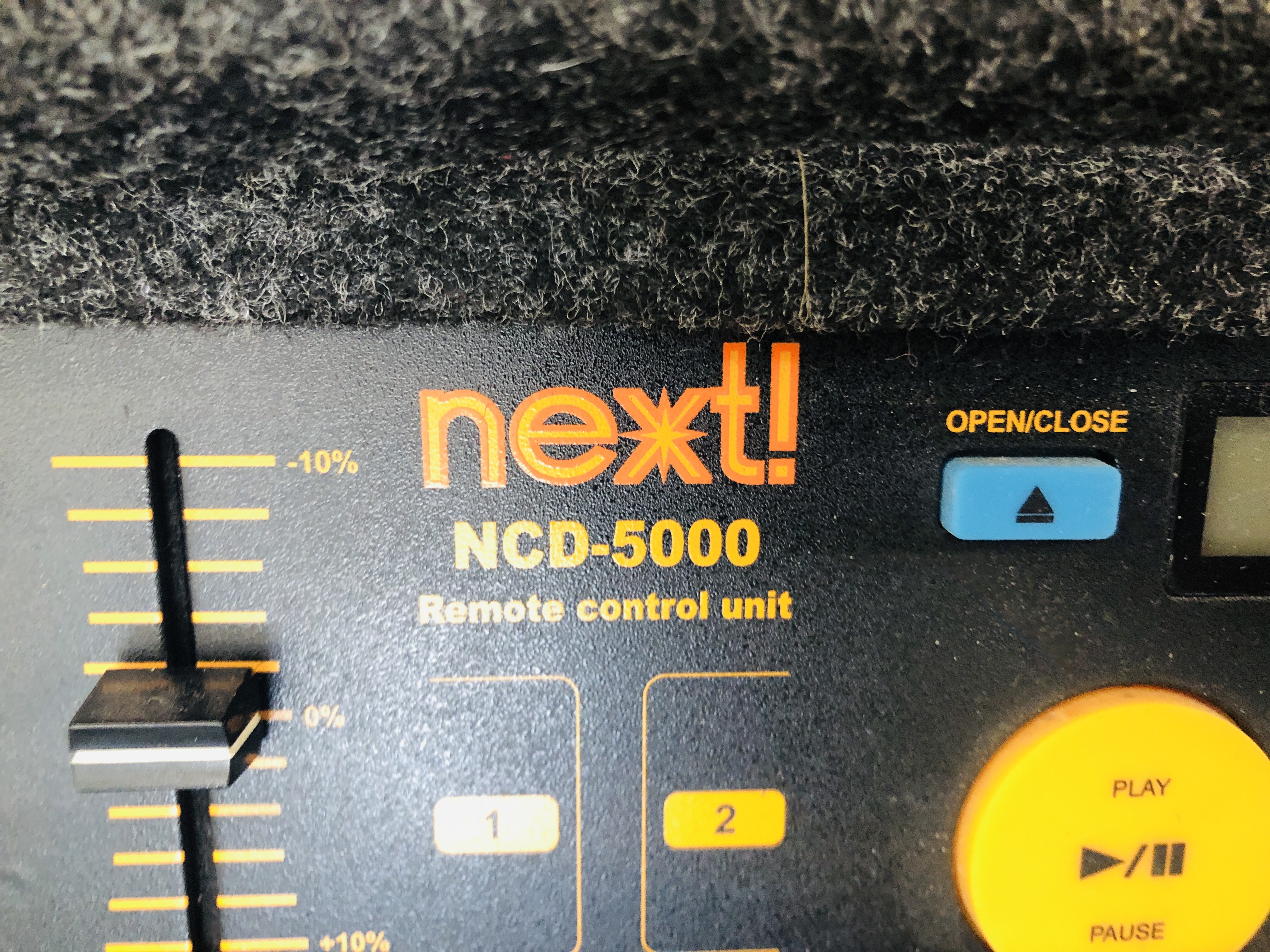 A CASED NEXT NCD - 5000 REMOTE CONTROL UNIT WITH AUDIO STEREO PRE-AMP MIXER / EQUILIZER / ECHO - Bild 5 aus 6