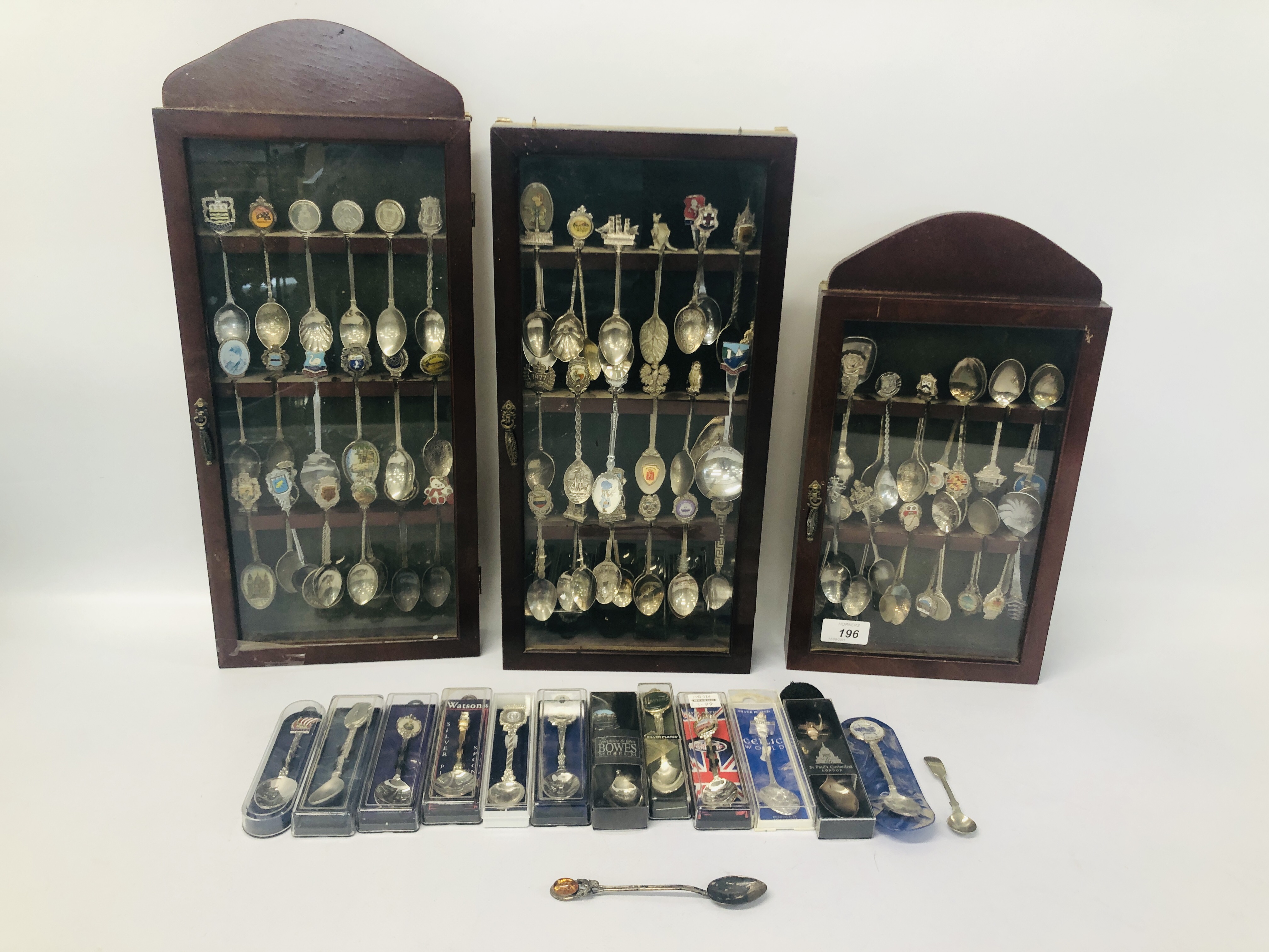 3 X COLLECTORS DISPLAY CASES CONTAINING A COLLECTION OF SOUVENIR SPOONS ALONG WITH A SILVER SPOON