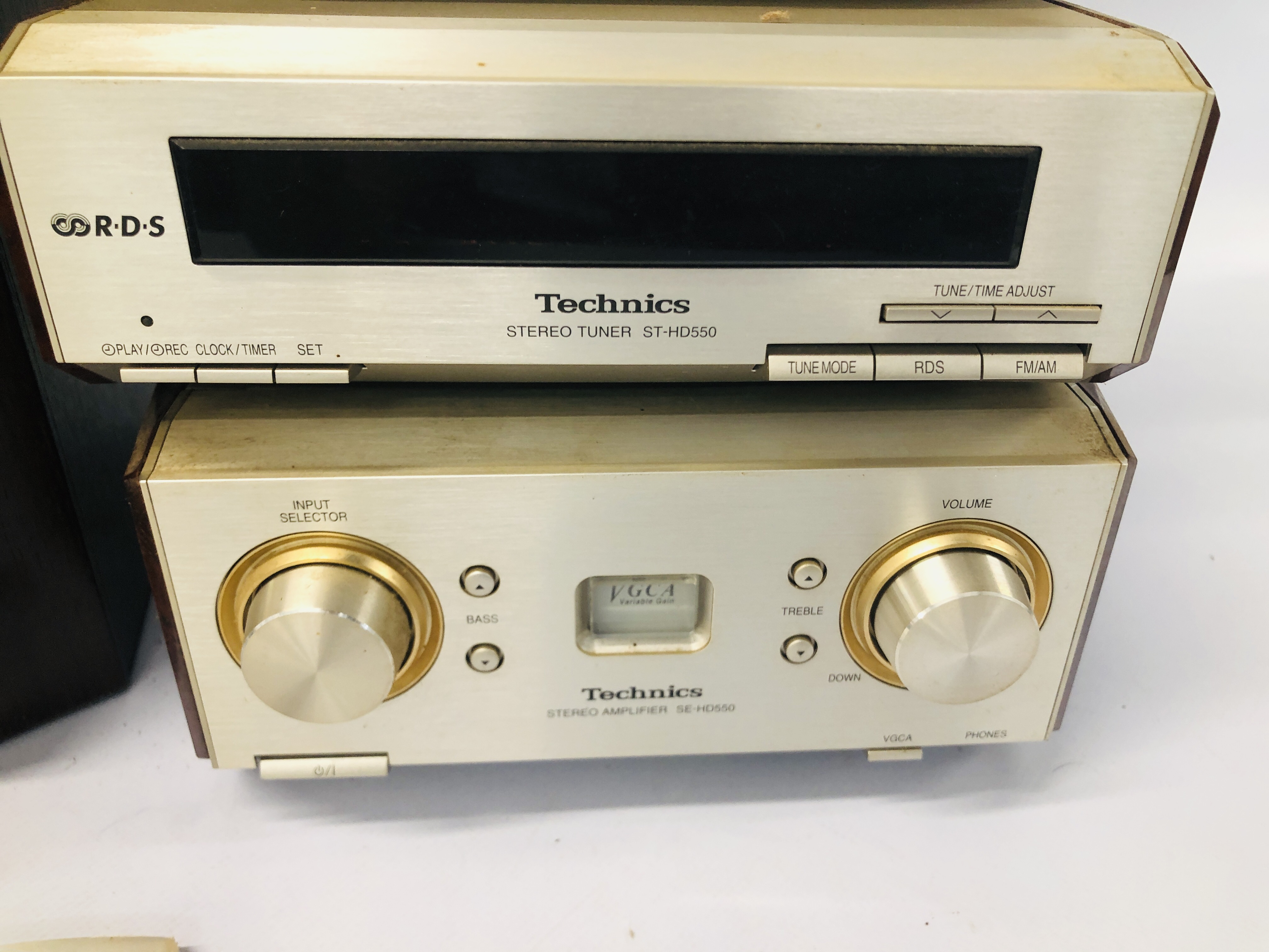 A TECHNICS STACKING HIFI AND SPEAKERS - SOLD AS SEEN - Bild 3 aus 6