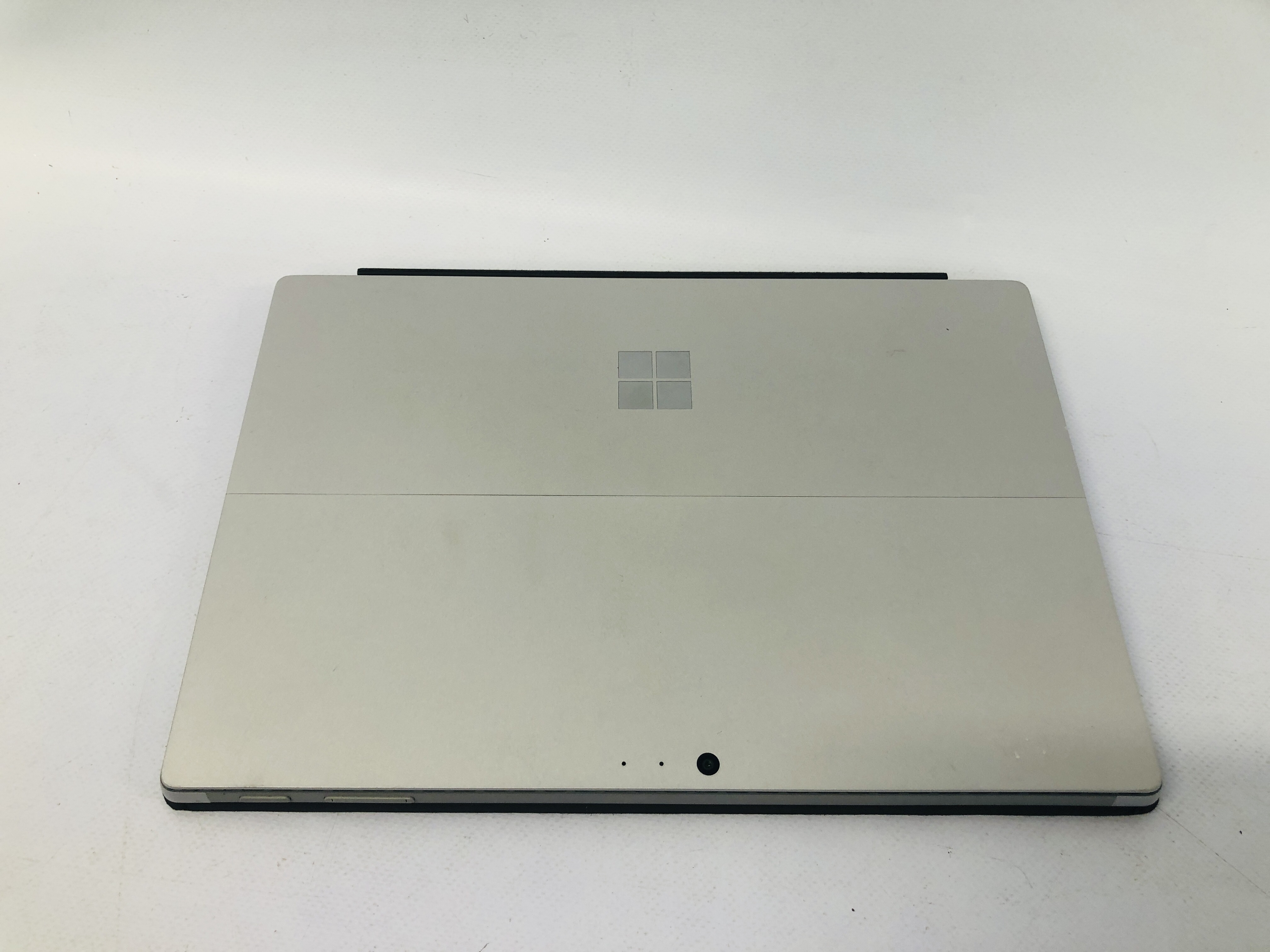 WINDOWS SURFACE TAB MODEL 1796256GB WINDOWS 10 S/N 0363117800553 - SOLD AS SEEN - Image 4 of 4