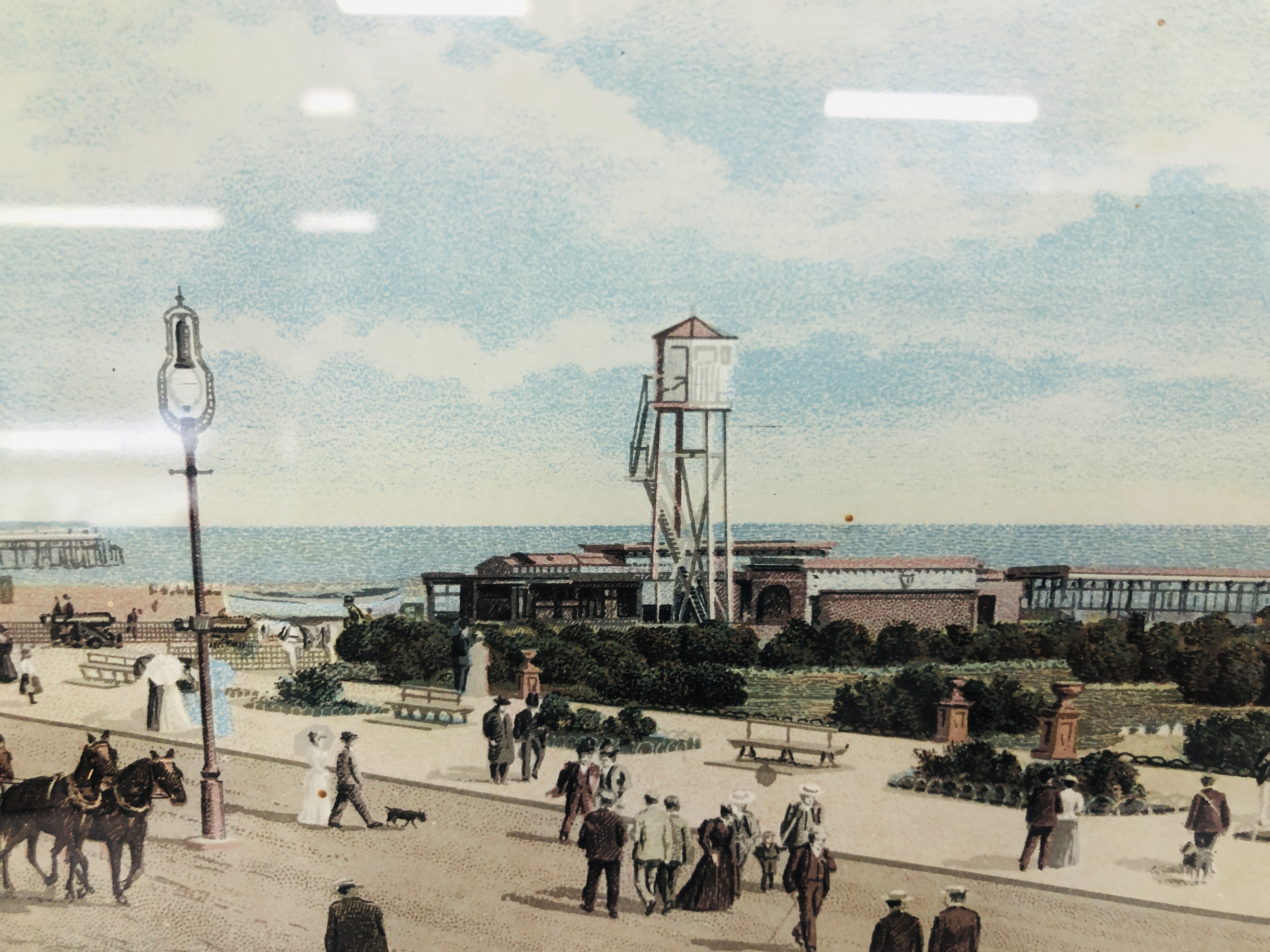 VINTAGE FRAMED GLASS COLOURED PICTURE DEPICTING BEACH GARDENS & PIERS - GREAT YARMOUTH - H 18½ CM X - Image 3 of 4