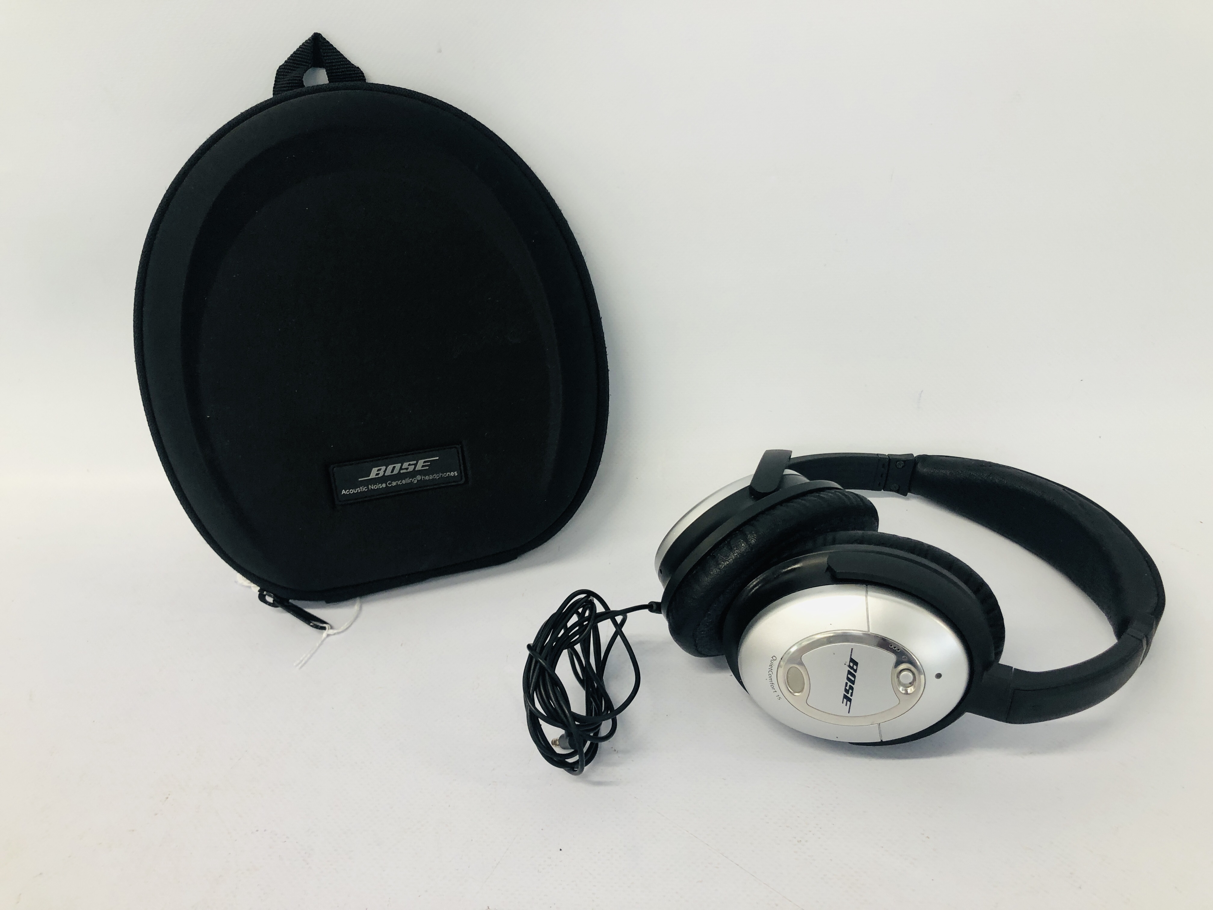 A PAIR OF BOSE QUIET COMFORT 15 HEADPHONES - SOLD AS SEEN