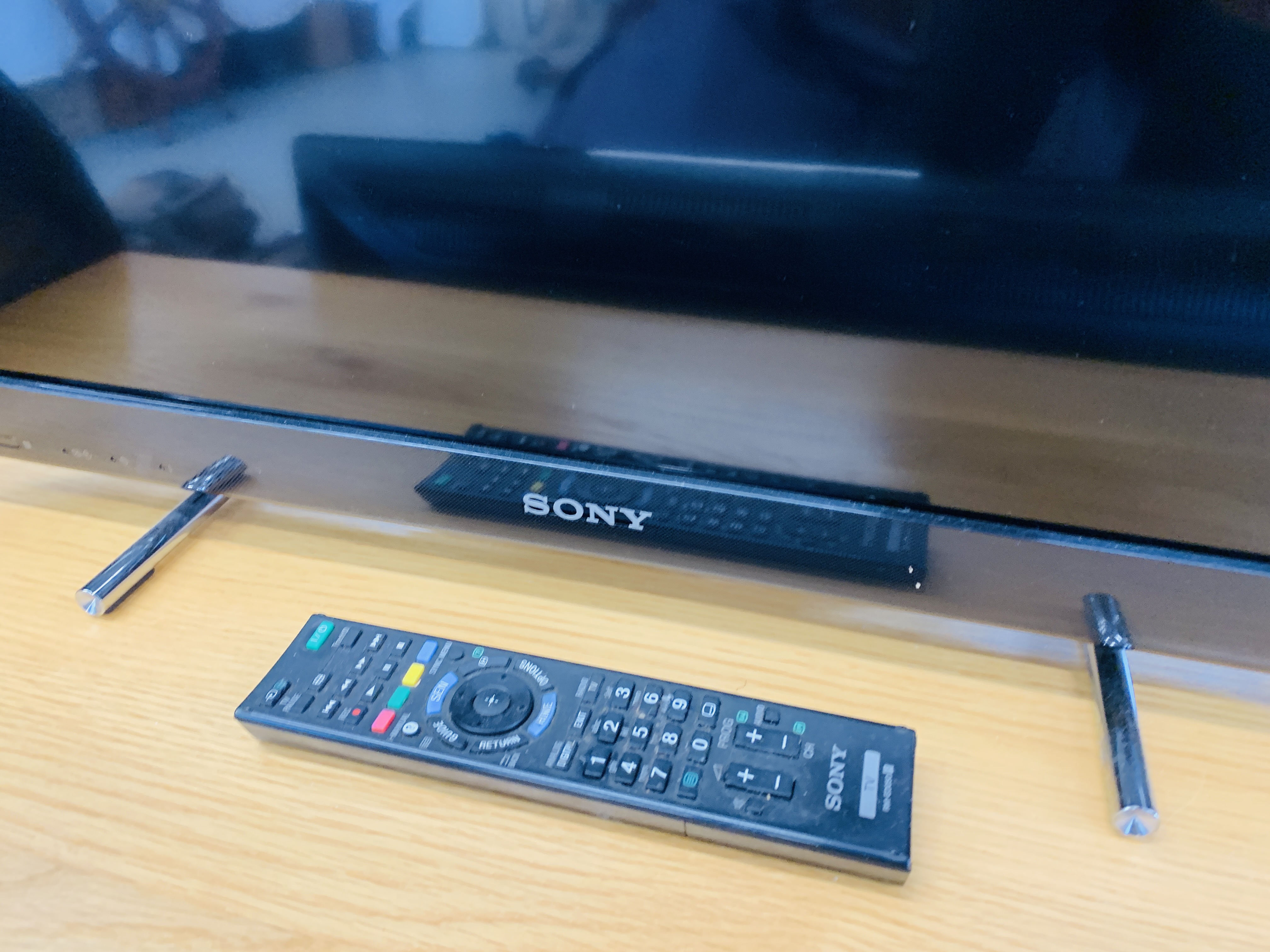 SONY LCD 26 INCH TV WITH REMOTE - SOLD AS SEEN - Image 2 of 4