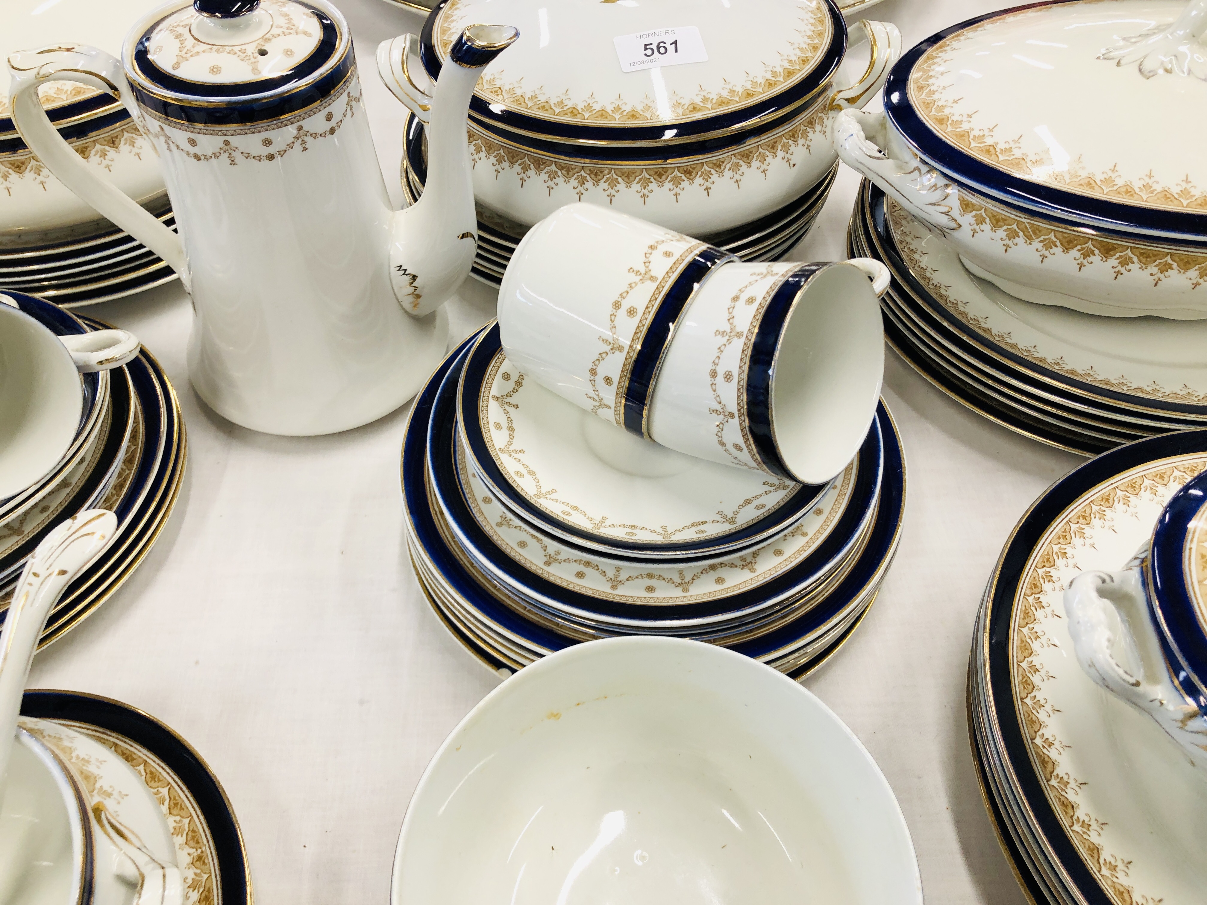 BLEU DU RAI DINNER AND TEAWARE APPROX 63 PIECES TO INCLUDE TUREENS, - Image 9 of 11