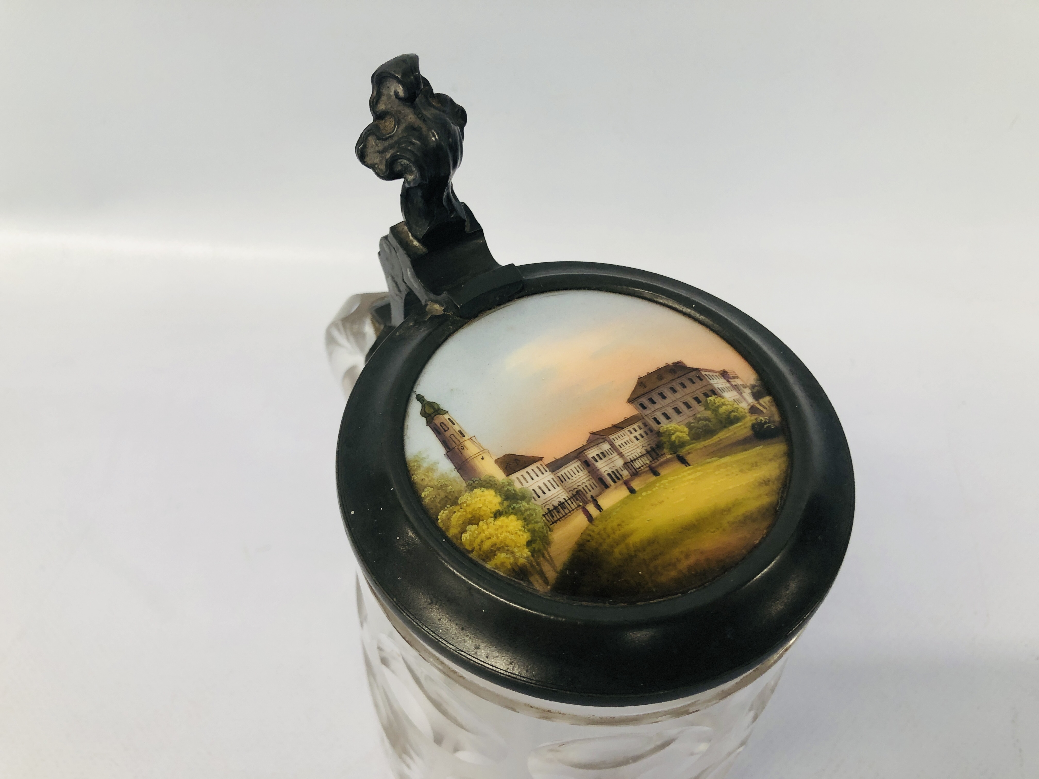 A 19C GERMAN STEIN - THE PEWTER LID INSET WITH A HARD PASTE PANEL DEPICTING THE CASTLE AT VEINAR - Image 2 of 6