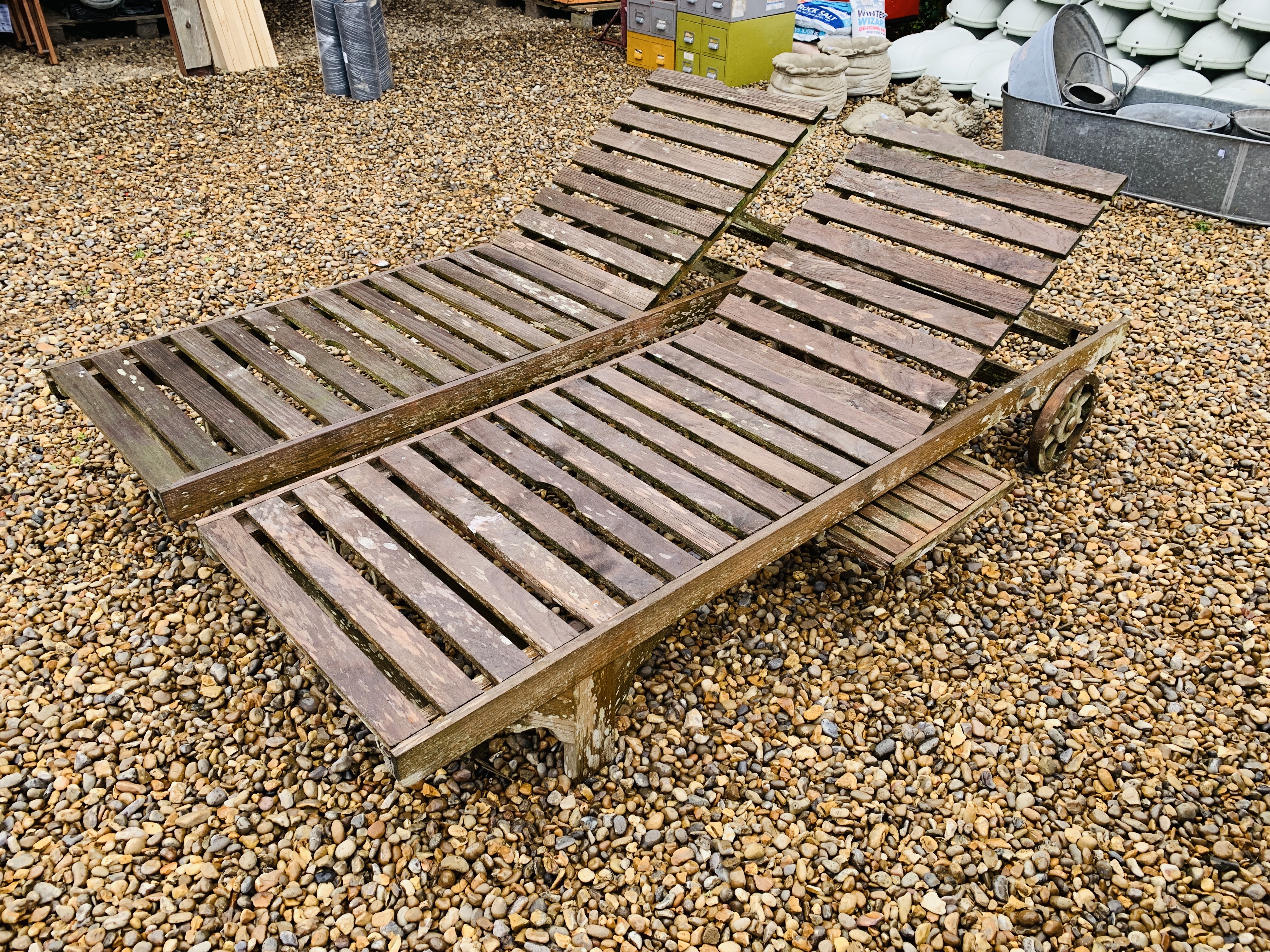 A WESTMINSTER TEAK EXTENDING GARDEN TABLE AND A SET OF TEN DINING CHAIRS PLUS 2 RECLINING SUN - Image 9 of 10