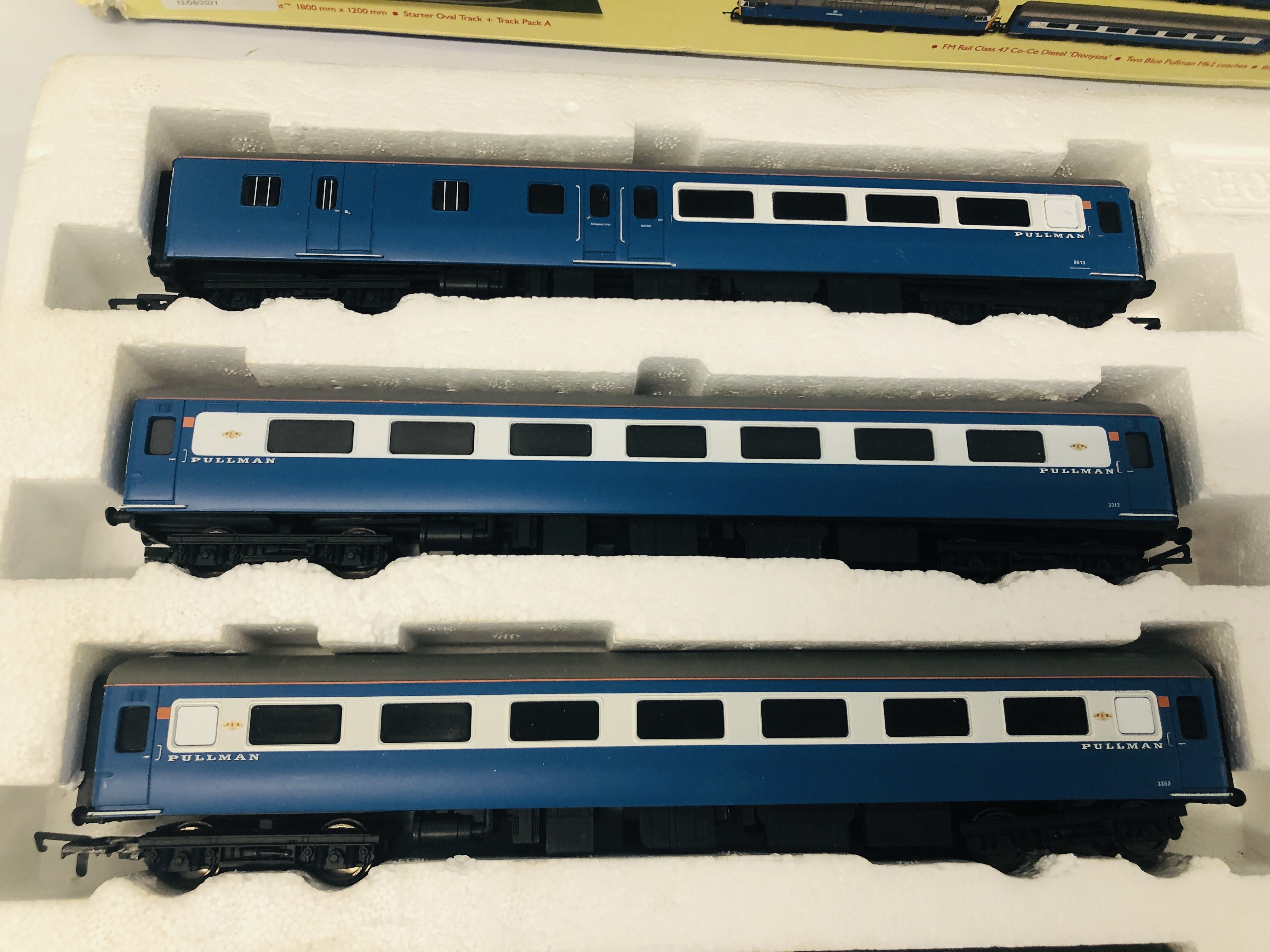 HORNBY "THE BLUE PULLMAN" 00 GAUGE R1093 ELECTRIC TRAIN SET BOXED - SOLD AS SEEN - Image 2 of 7