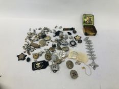 TIN OF ASSORTED VINTAGE POLICE AND AMBULANCE BADGES AND BUTTON ETC
