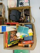 2 BOXES OF MIXED VINTAGE GAMES TO INCLUDE JIGSAWS, STUBURT, DRAUGHTS + VINTAGE CAMERAS,