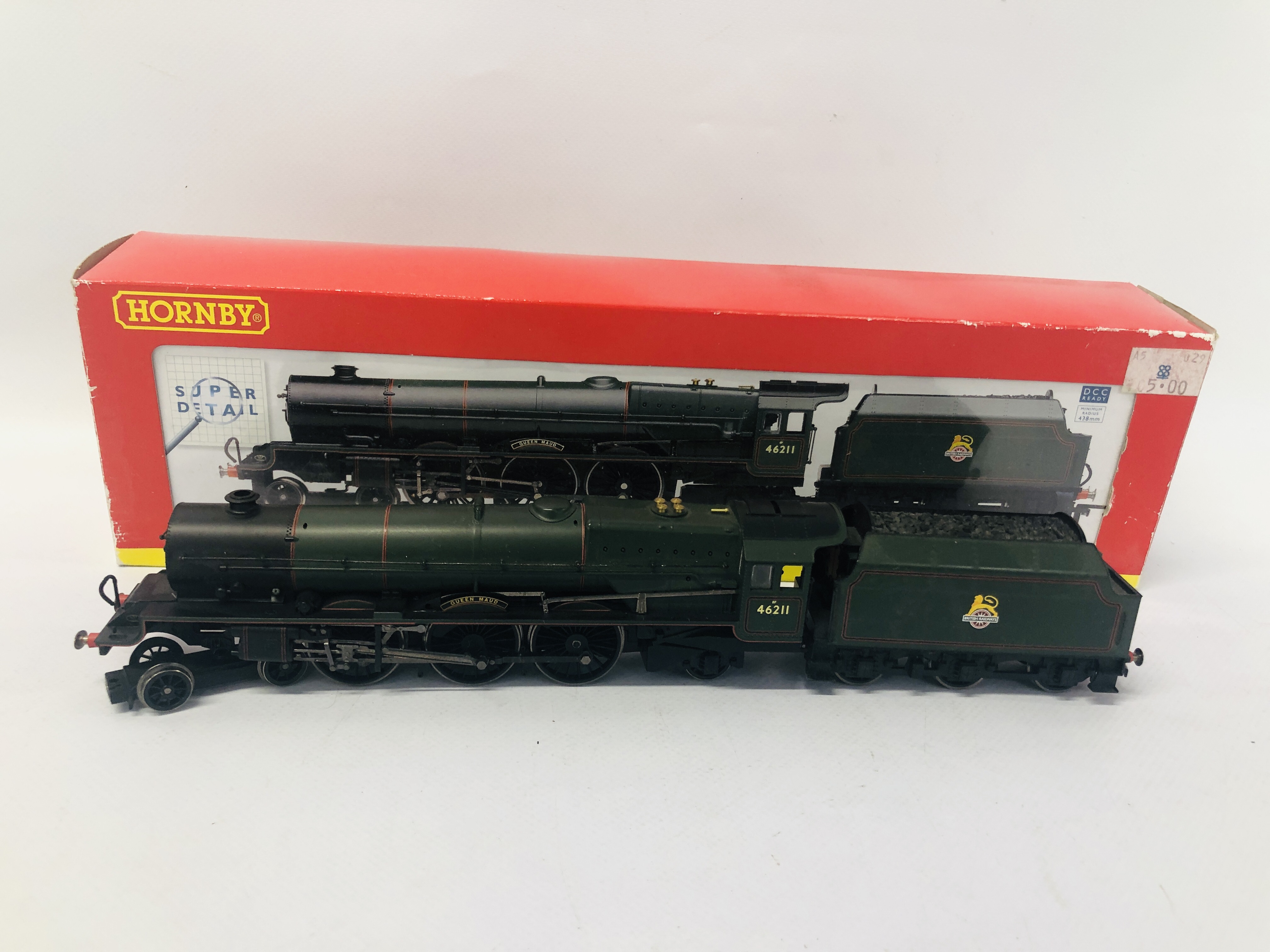 HORNBY 00 GAUGE R2616 BR 4-6-2 PRINCESS ROYAL CLASS 46211 "QUEEN MAUD" LOCO & TENDER (BOXED)