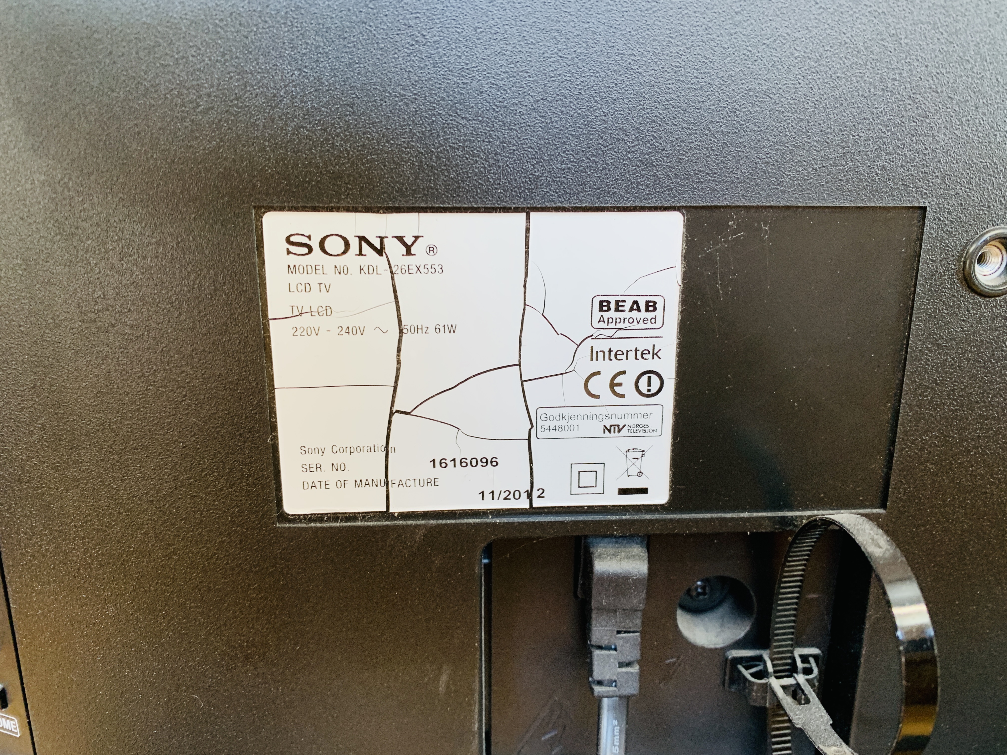 SONY LCD 26 INCH TV WITH REMOTE - SOLD AS SEEN - Image 4 of 4