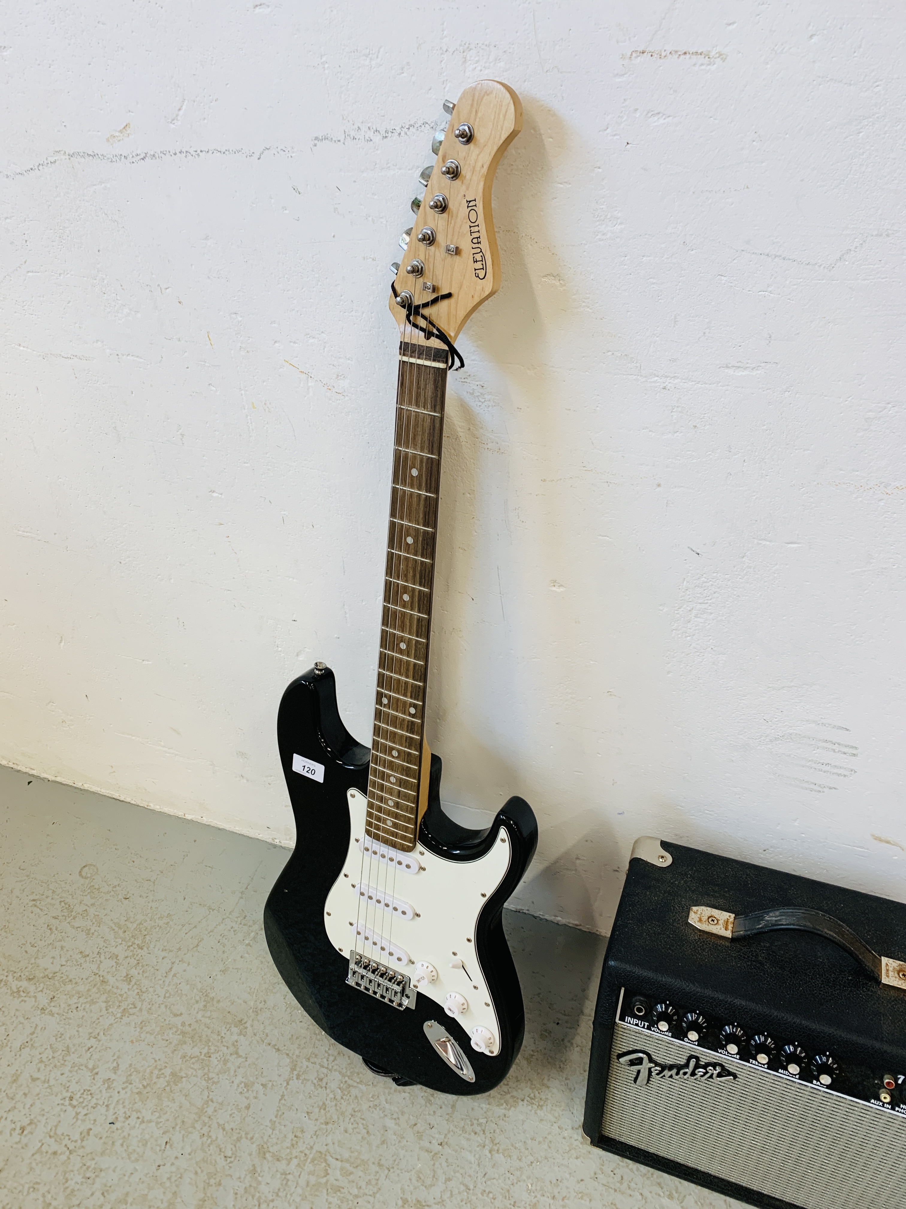 "ELEVATION" ELECTRIC GUITAR AND STAND AND FENDER AMP - SOLD AS SEEN - Bild 3 aus 8