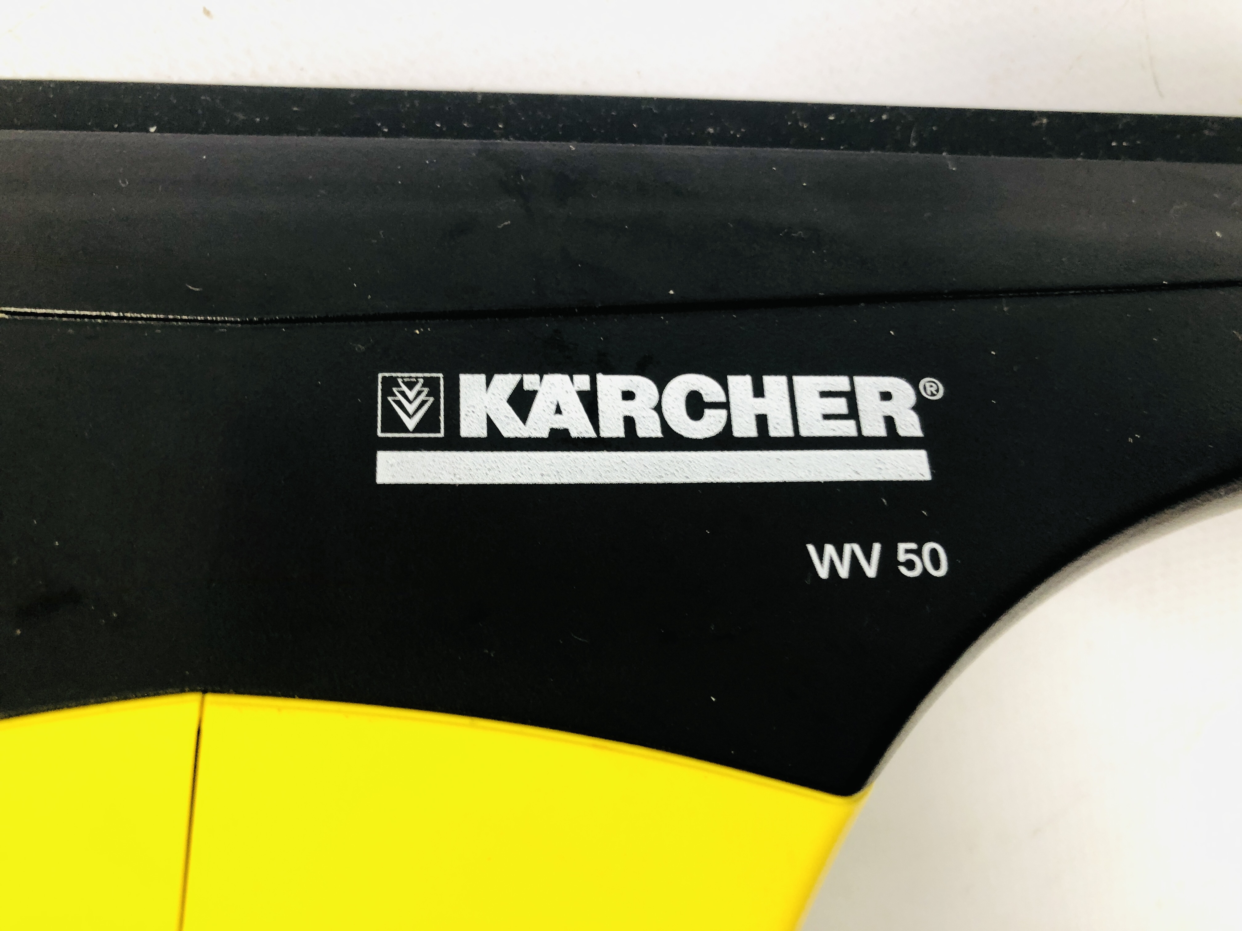K'ARCHER WV50 WINDOW CLEANER IN BOX WITH CHARGER - SOLD AS SEEN - Image 4 of 4