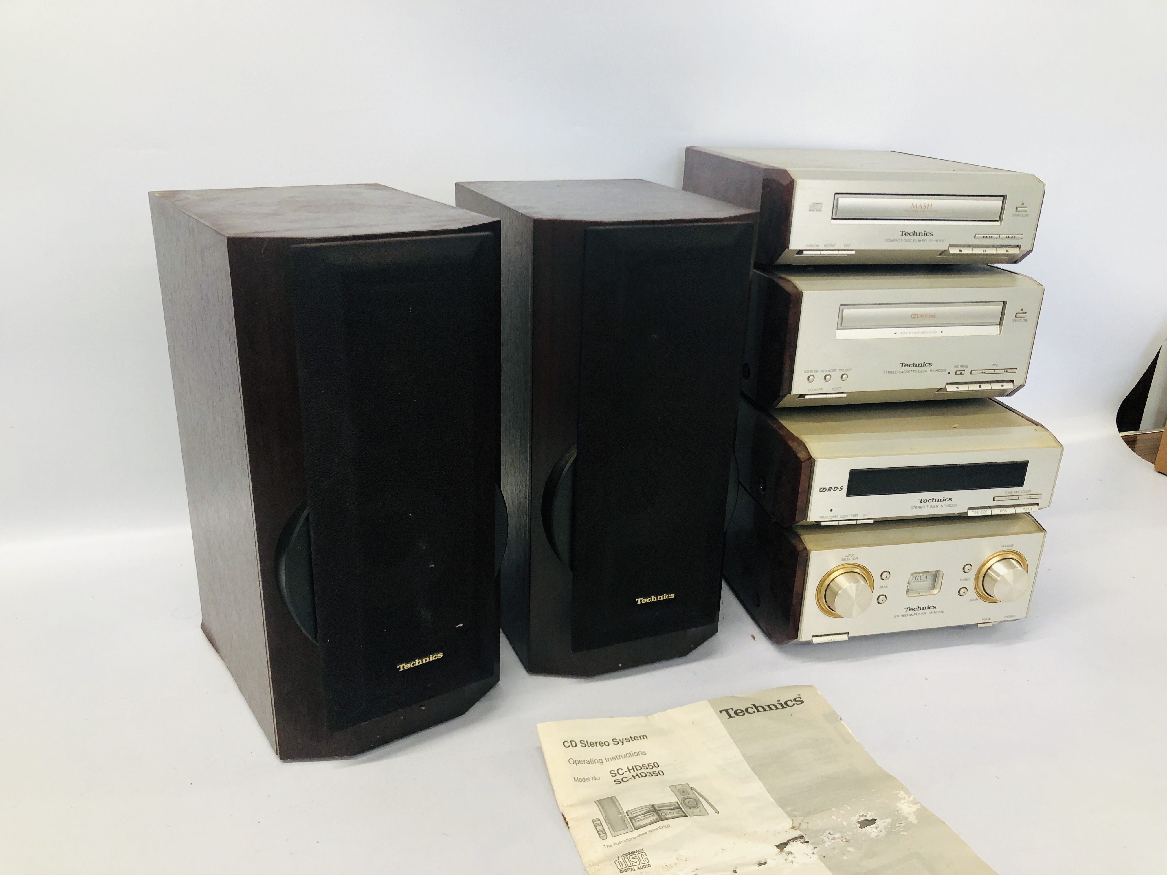 A TECHNICS STACKING HIFI AND SPEAKERS - SOLD AS SEEN - Bild 4 aus 6