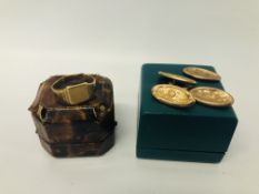 PAIR OF 9CT GOLD CUFF LINKS A/F ALONG WITH A GENTS 18CT GOLD SIGNET RING IN VINTAGE BOX (RING HAS