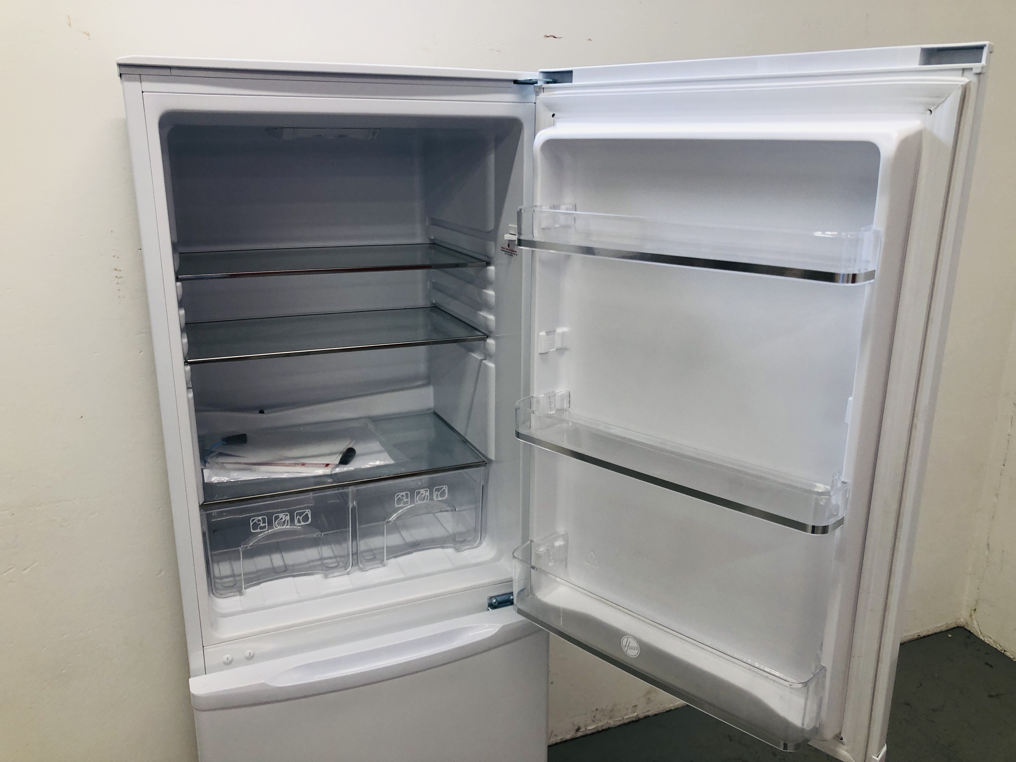 A HOOVER FRIDGE FREEZER - SOLD AS SEEN - Image 3 of 8