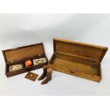 AN ANTIQUE MAHOGANY CRIBBAGE BOX WITH BONE INLAY AND MARQUETRY TOP,
