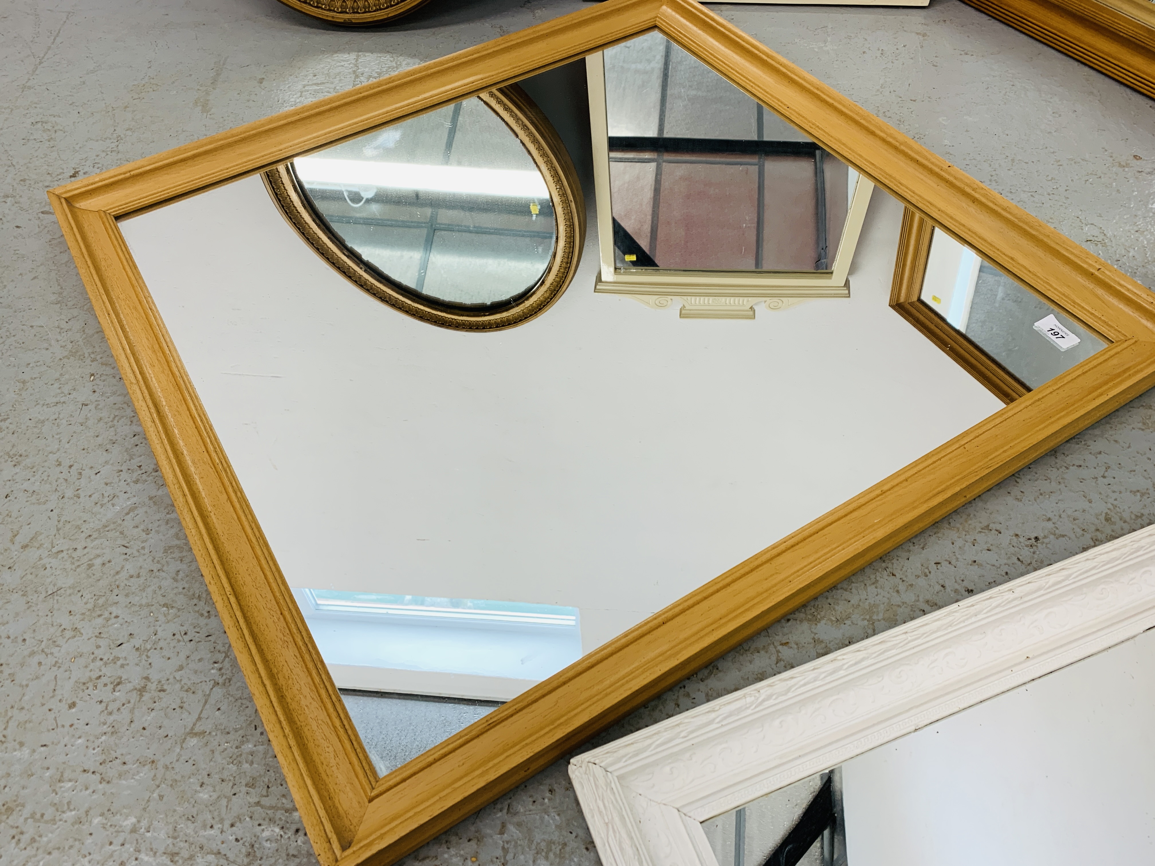 SEVEN VARIOUS WALL MIRRORS TO INCLUDE GILT OVAL, - Image 5 of 8