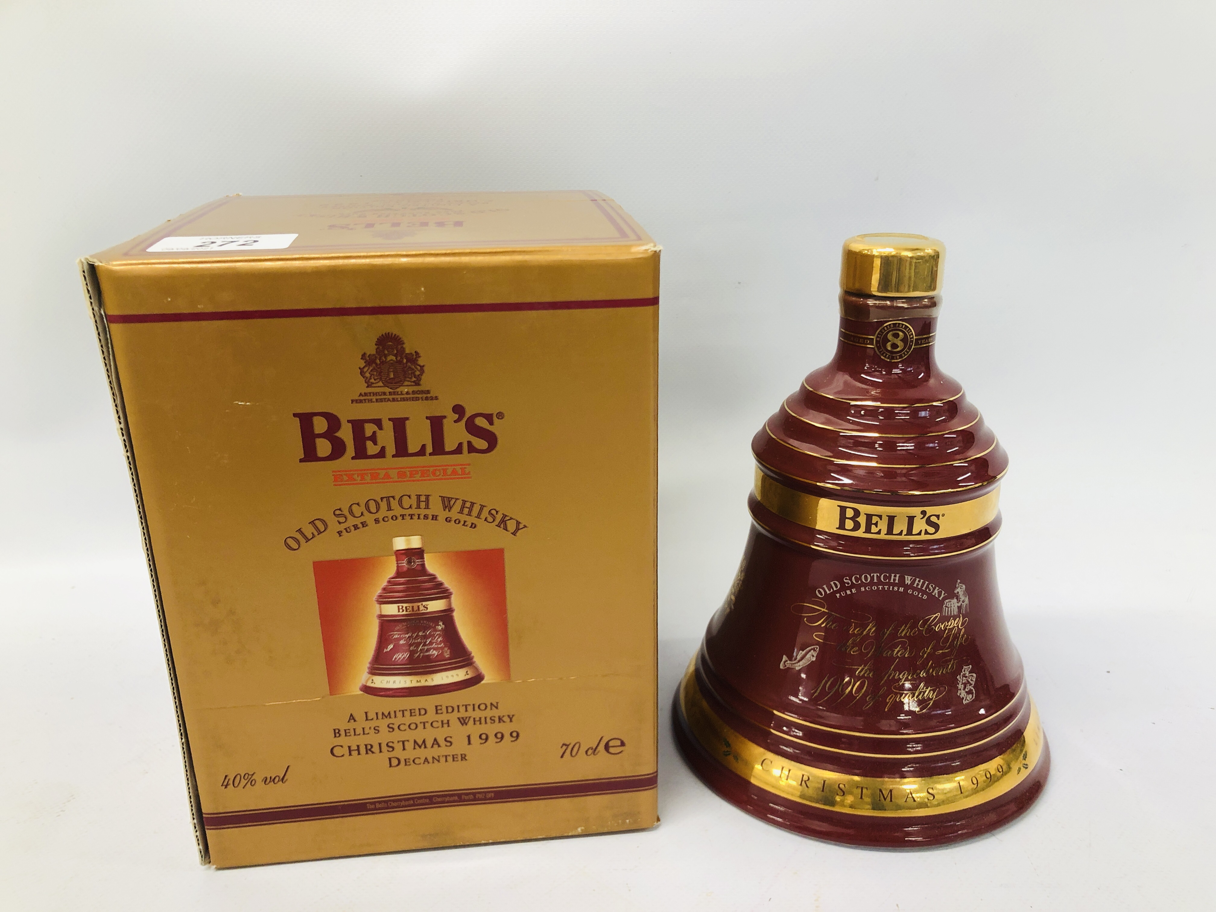 BELLS OLD SCOTCH WHISKY L EDITION CHRISTMAS 1999 DECANTER 70CL (BOXED)