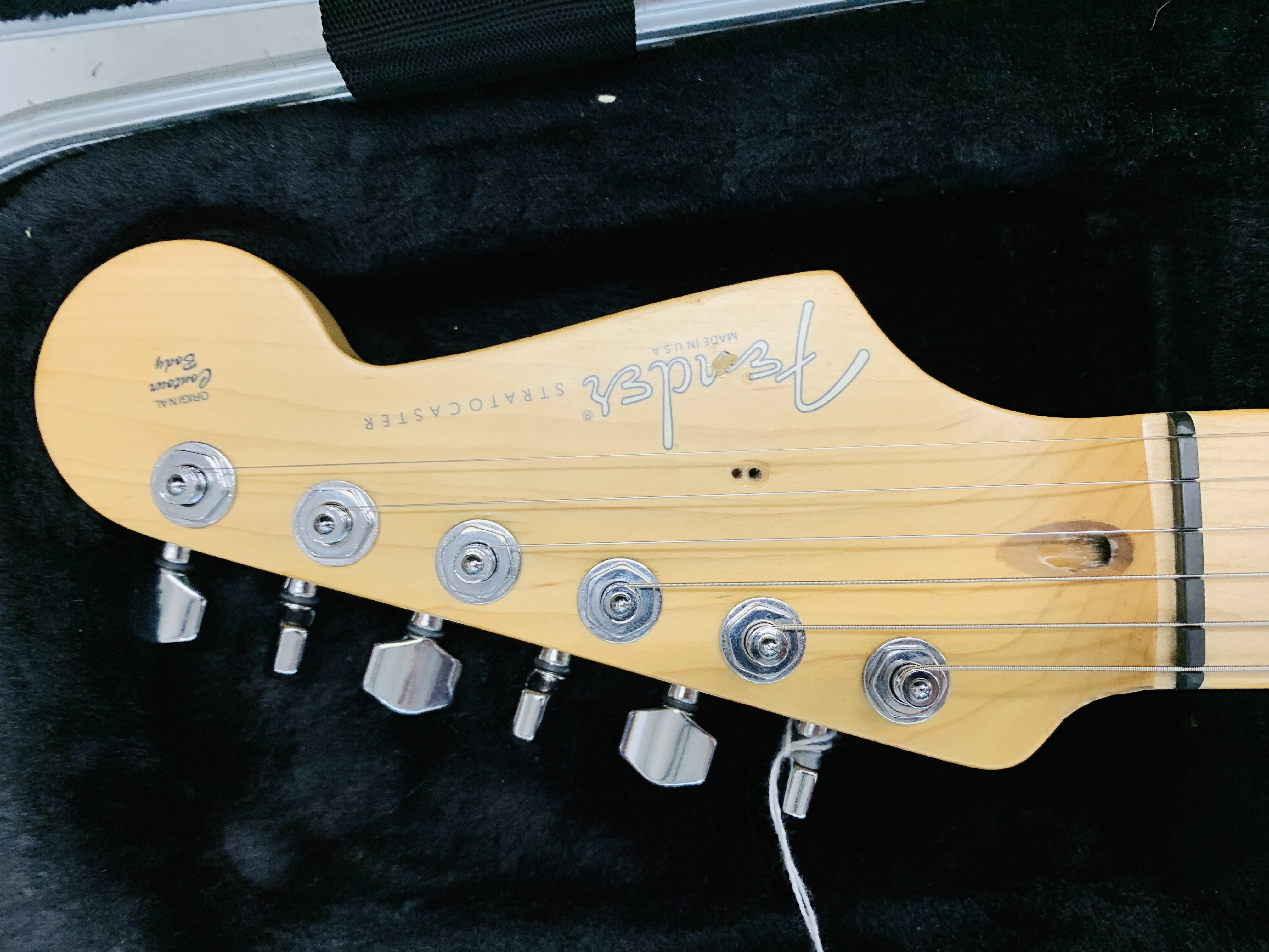 1 X UPGRADED USA FENDER STRATOCASTER GUITAR. - Image 4 of 10