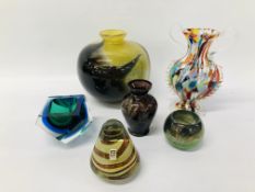 COLLECTION OF ART GLASS TO INCLUDE MDINA PAPERWEIGHT, SMALL CANDLE HOLDER BEARING SIGNATURE TO BASE,
