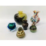 COLLECTION OF ART GLASS TO INCLUDE MDINA PAPERWEIGHT, SMALL CANDLE HOLDER BEARING SIGNATURE TO BASE,