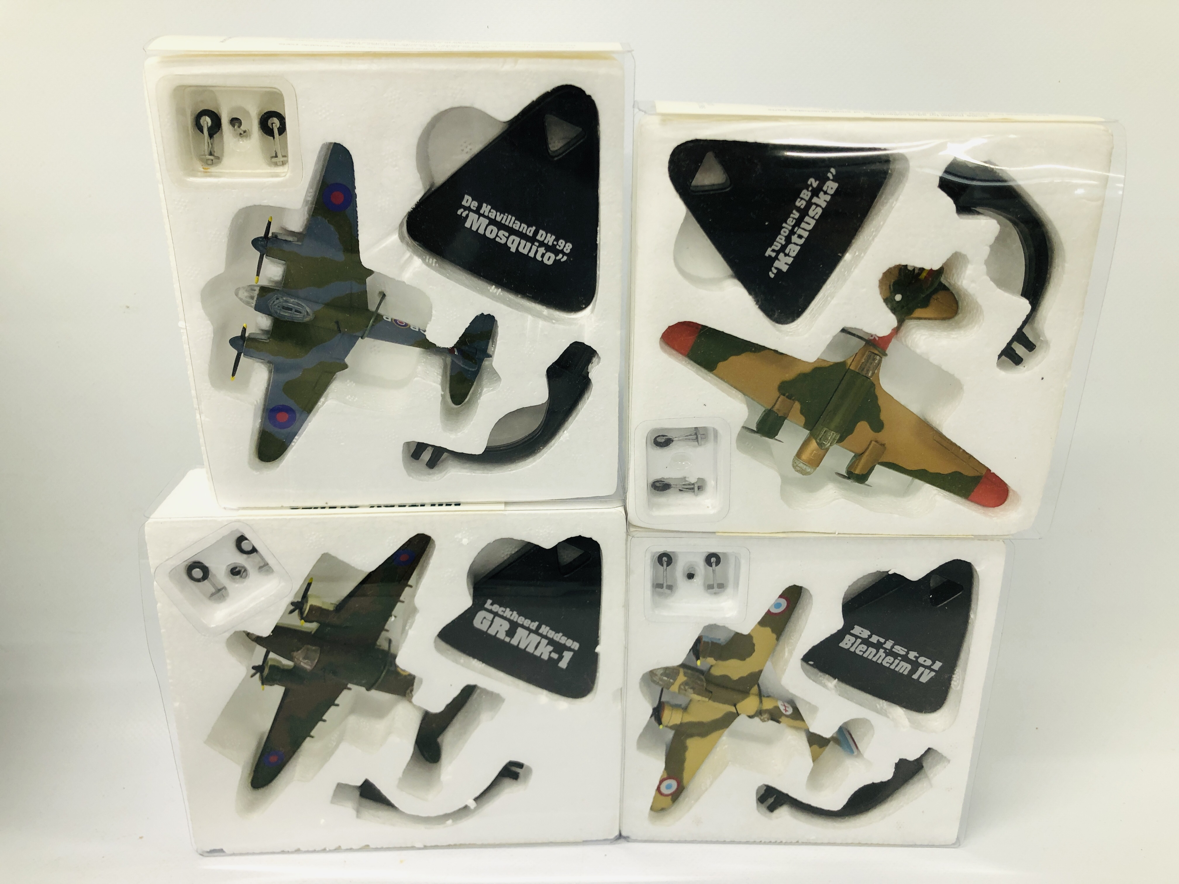 A COLLECTION OF 25 "MILITARY GIANTS OF THE SKY" MODEL FIGHTER AIRCRAFT WITH STANDS (BOXED) - Image 5 of 10