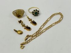 A GOLD FIGARO LINK BRACELET (CLASP A/F), A PAIR OF 9CT GOLD STONE SET PENDANT EARRINGS,