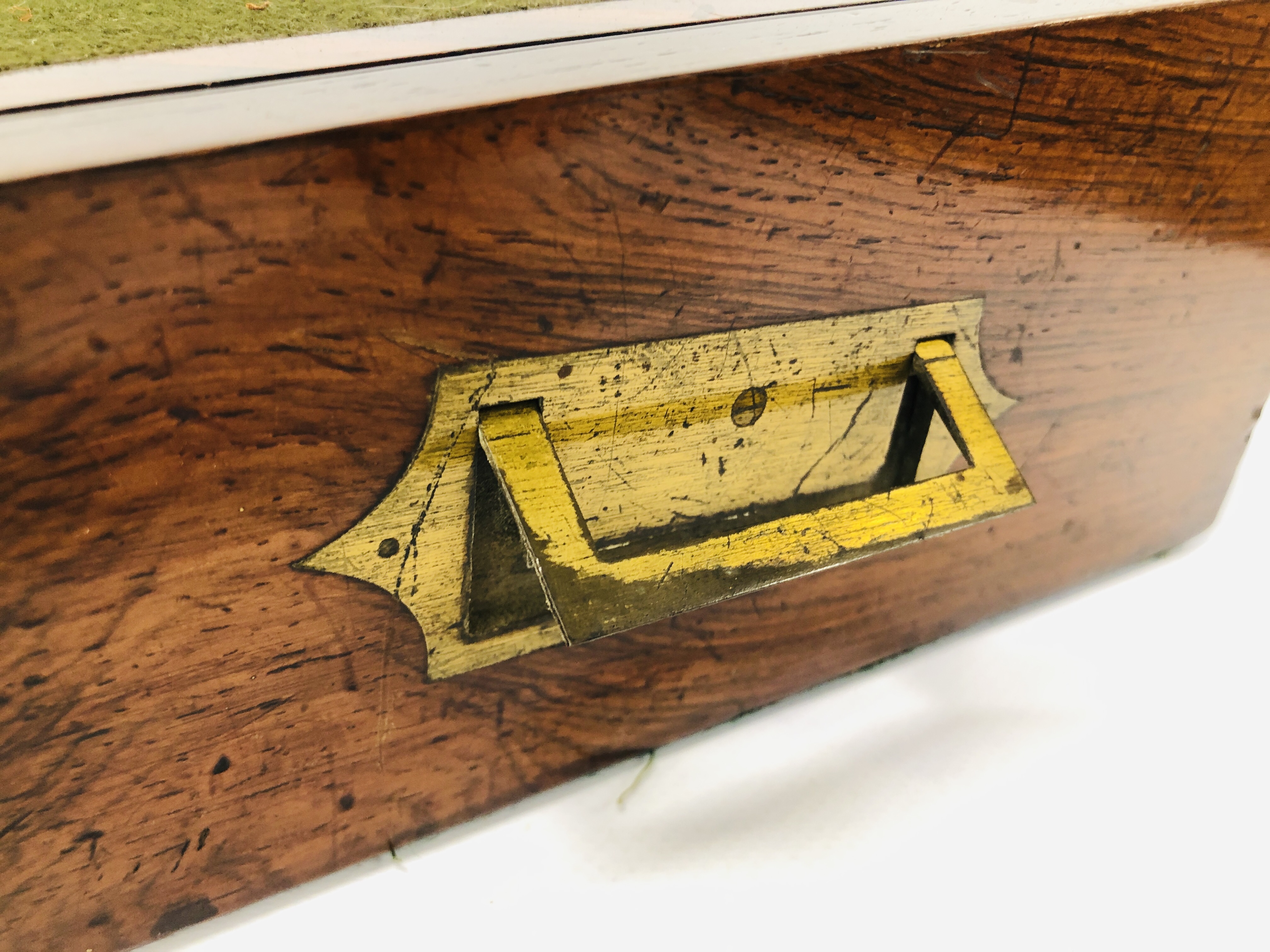 A PERIOD ROSEWOOD WRITING SLOPE WITH MOTHER OF PEARL INLAY - Image 6 of 21