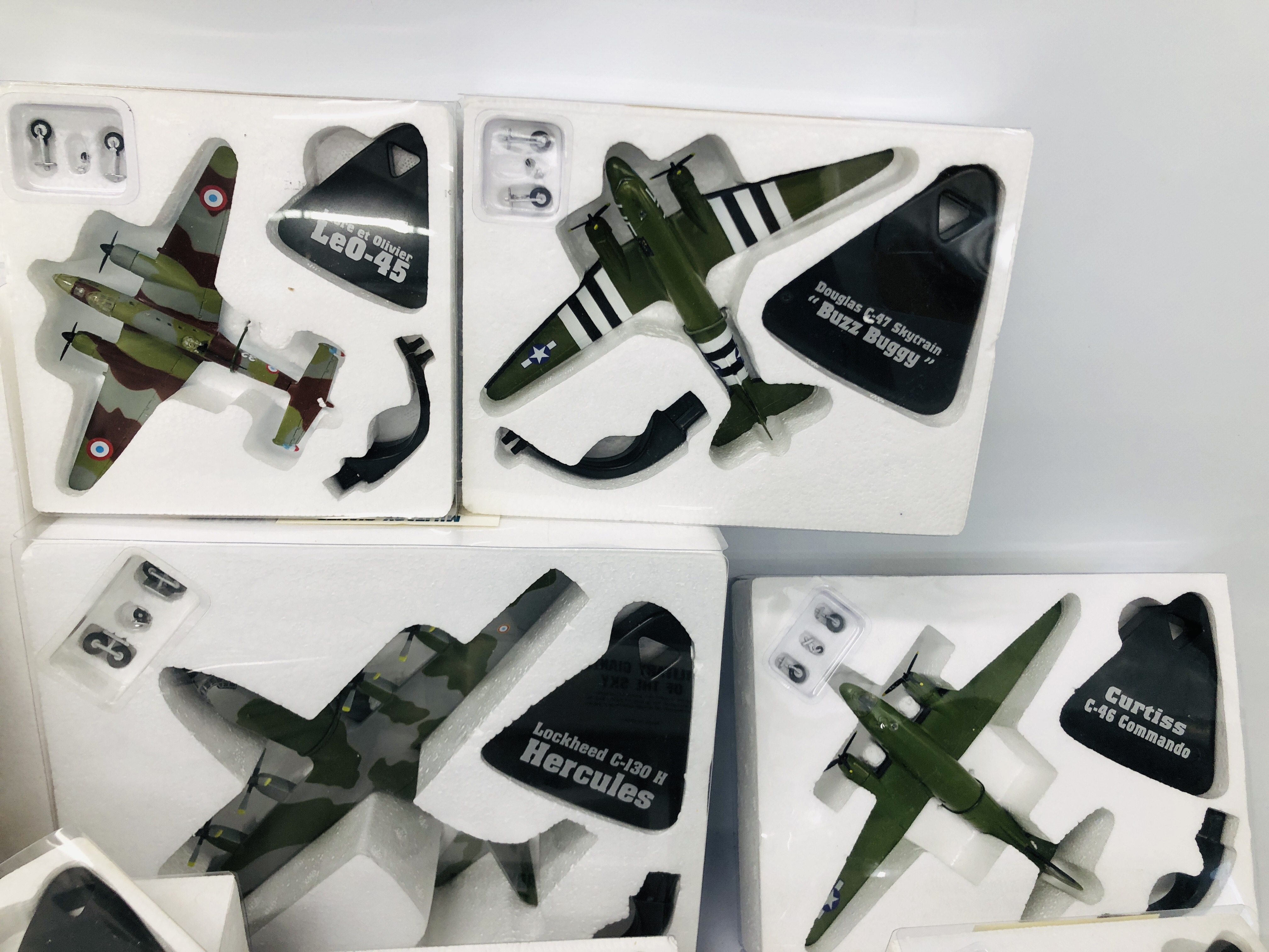 A COLLECTION OF 25 "MILITARY GIANTS OF THE SKY" MODEL FIGHTER AIRCRAFT WITH STANDS (BOXED) - Image 2 of 10