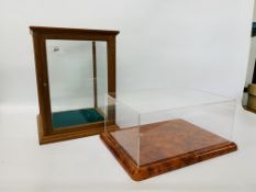 2 DISPLAY CASES, ONE MAHOGANY WITH LOCKING DOOR WIDTH 30CM DEPTH 30CM HEIGHT 39CM,