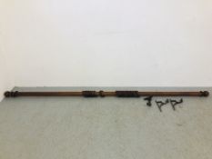 AN OVER SIZE 3 METRE WOODEN CURTAIN POLE COMPLETE WITH WALL MOUNTS AND CURTAIN RINGS,