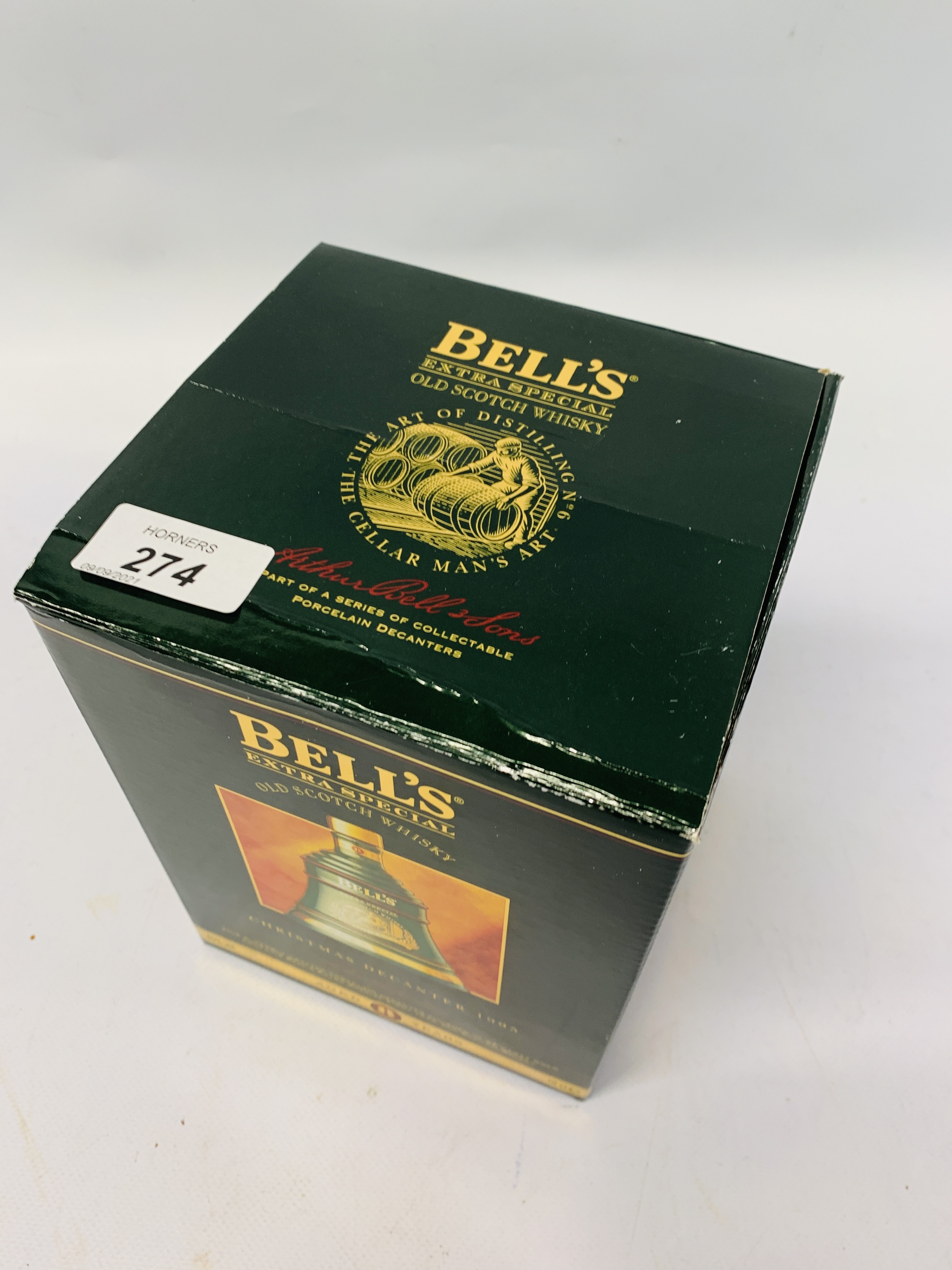 BELLS OLD SCOTCH WHISKY L EDITION CHRISTMAS 1999 DECANTER 70CL (BOXED) - Image 2 of 3