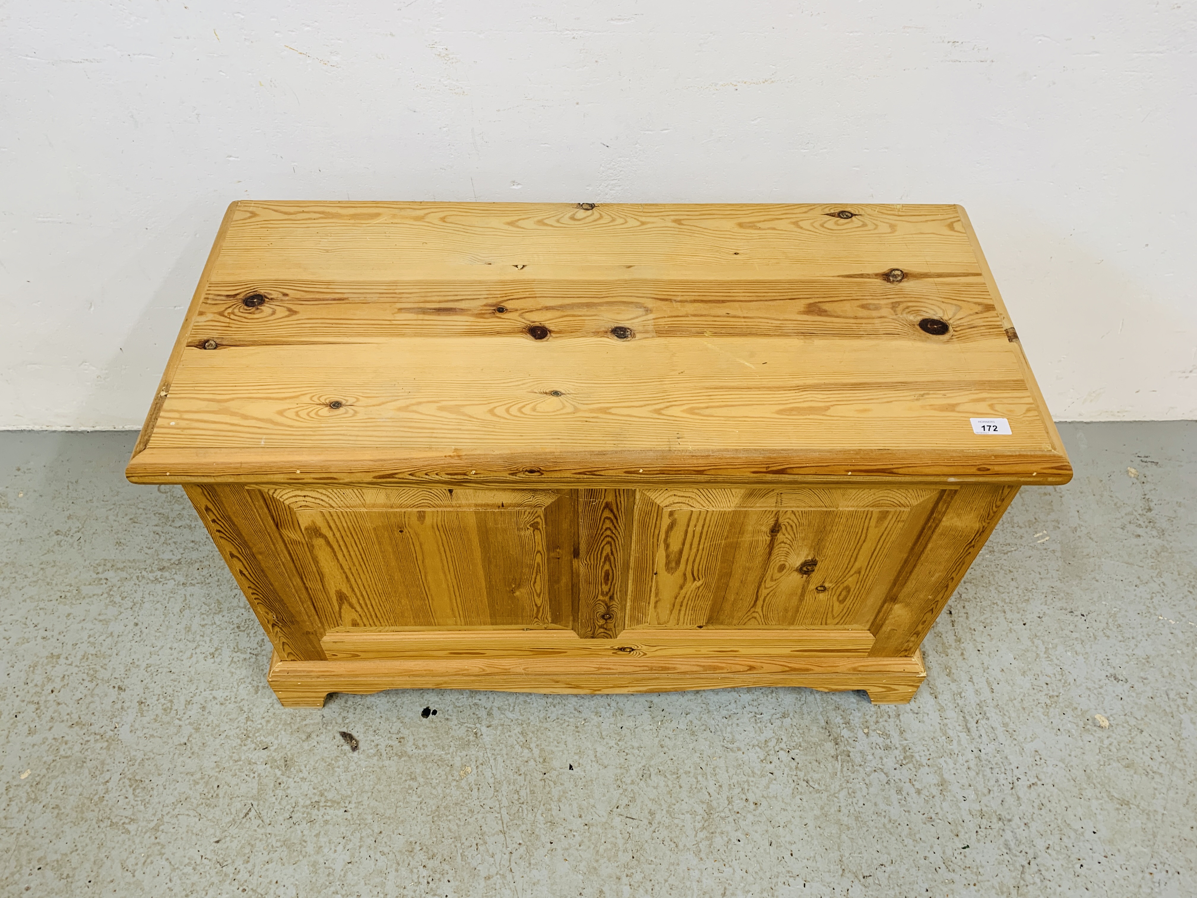 A SOLID WAXED PINE BLANKET BOX - W 94CM. D 42CM. H 62CM. - Image 2 of 7