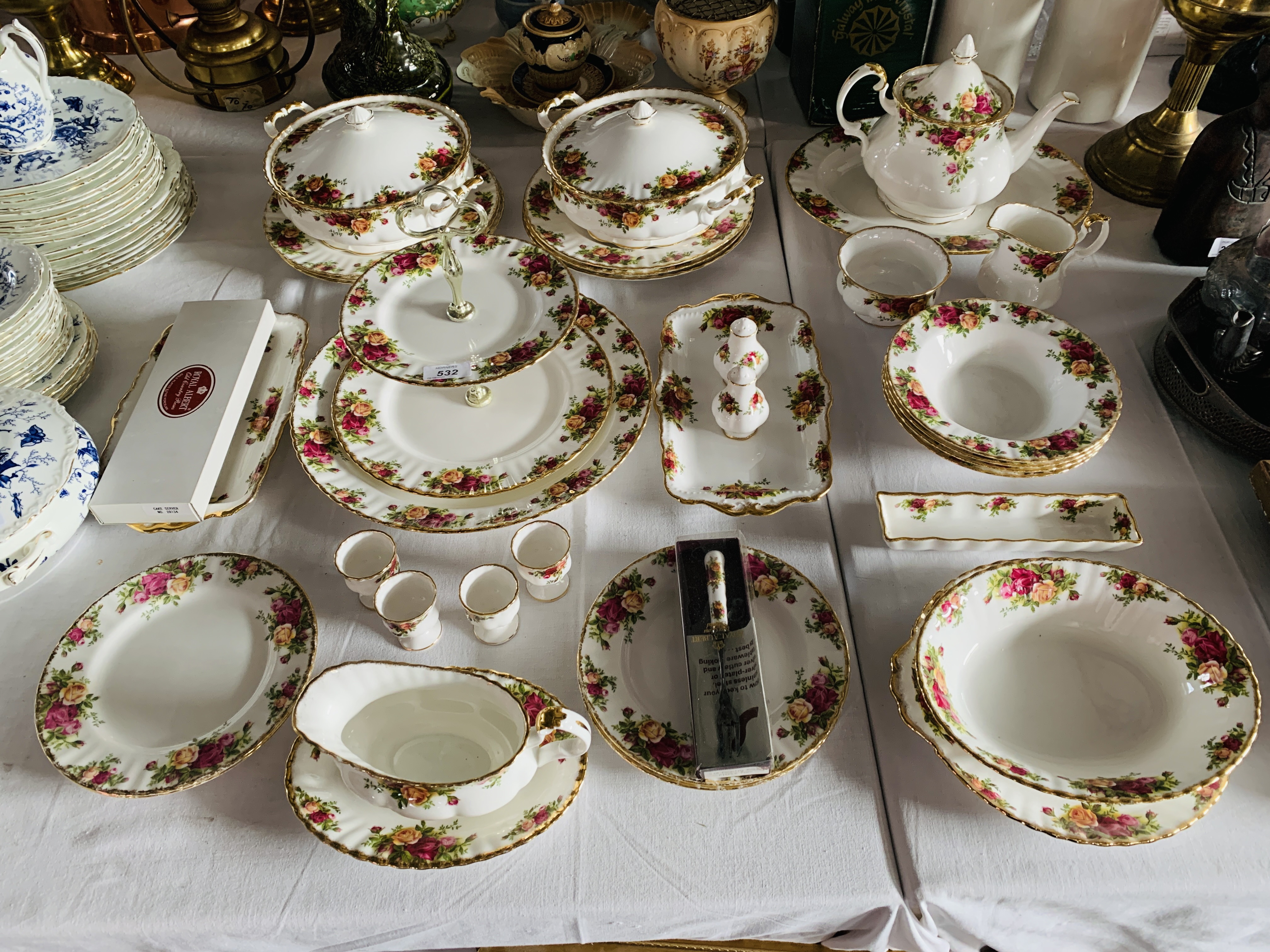 COLLECTION OF APPROX 37 PIECES OF ROYAL ALBERT OLD COUNTRY ROSES TO INCLUDE TEA POT, SUGAR AND MILK,
