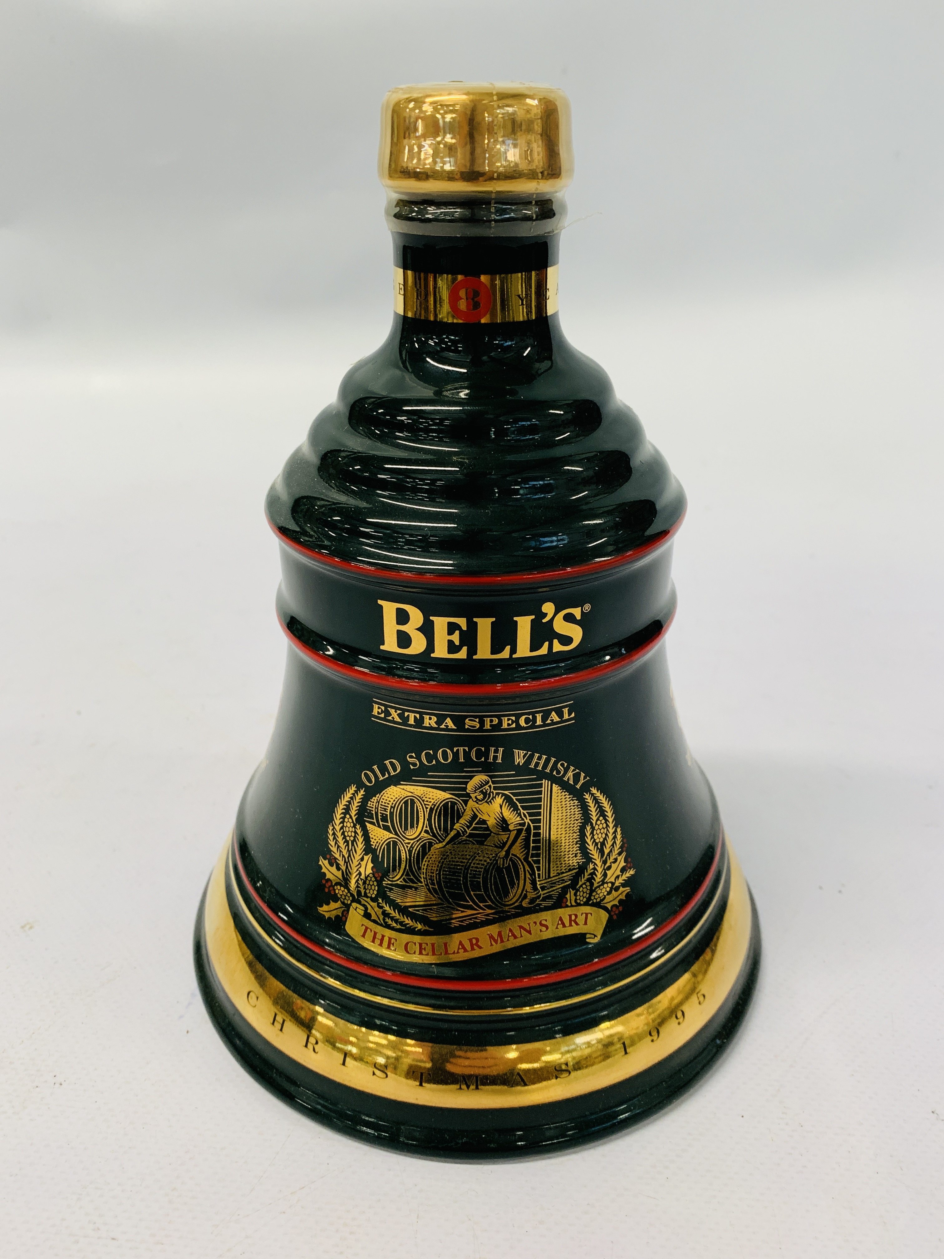 BELLS OLD SCOTCH WHISKY L EDITION CHRISTMAS 1999 DECANTER 70CL (BOXED) - Image 3 of 3