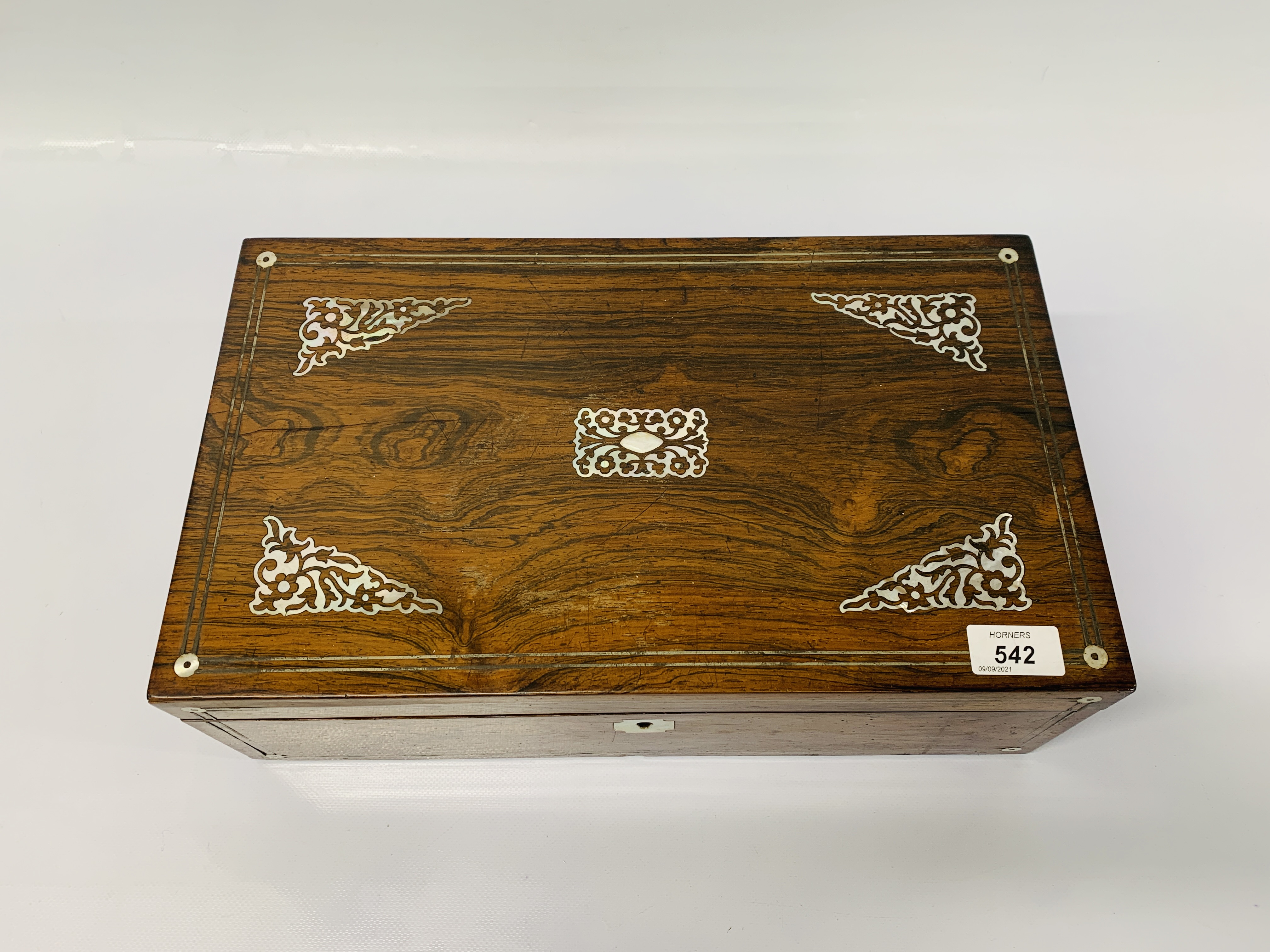 A PERIOD ROSEWOOD WRITING SLOPE WITH MOTHER OF PEARL INLAY - Image 8 of 21
