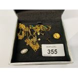 A SMALL COLLECTION OF 9CT GOLD SCRAP JEWELLERY