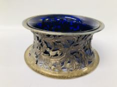 A LARGE SILVER DISH RING WITH BLUE GLASS LINER LONDON ASSAY DIAMETER 19.
