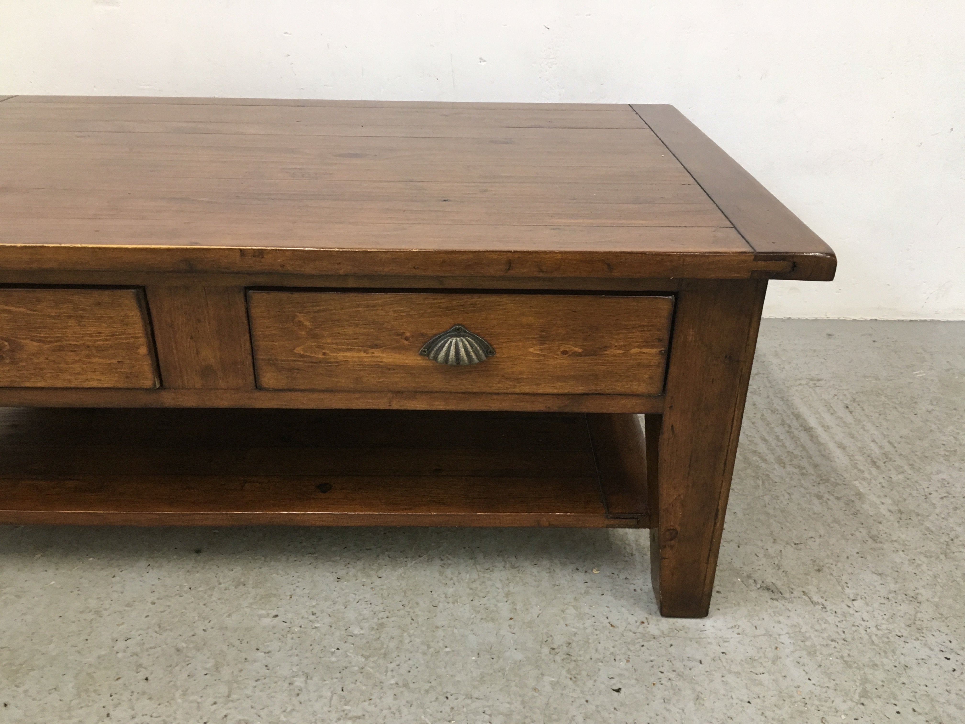 MODERN HARDWOOD TWO DRAWER COFFEE TABLE WITH CUP HANDLES - Image 5 of 8