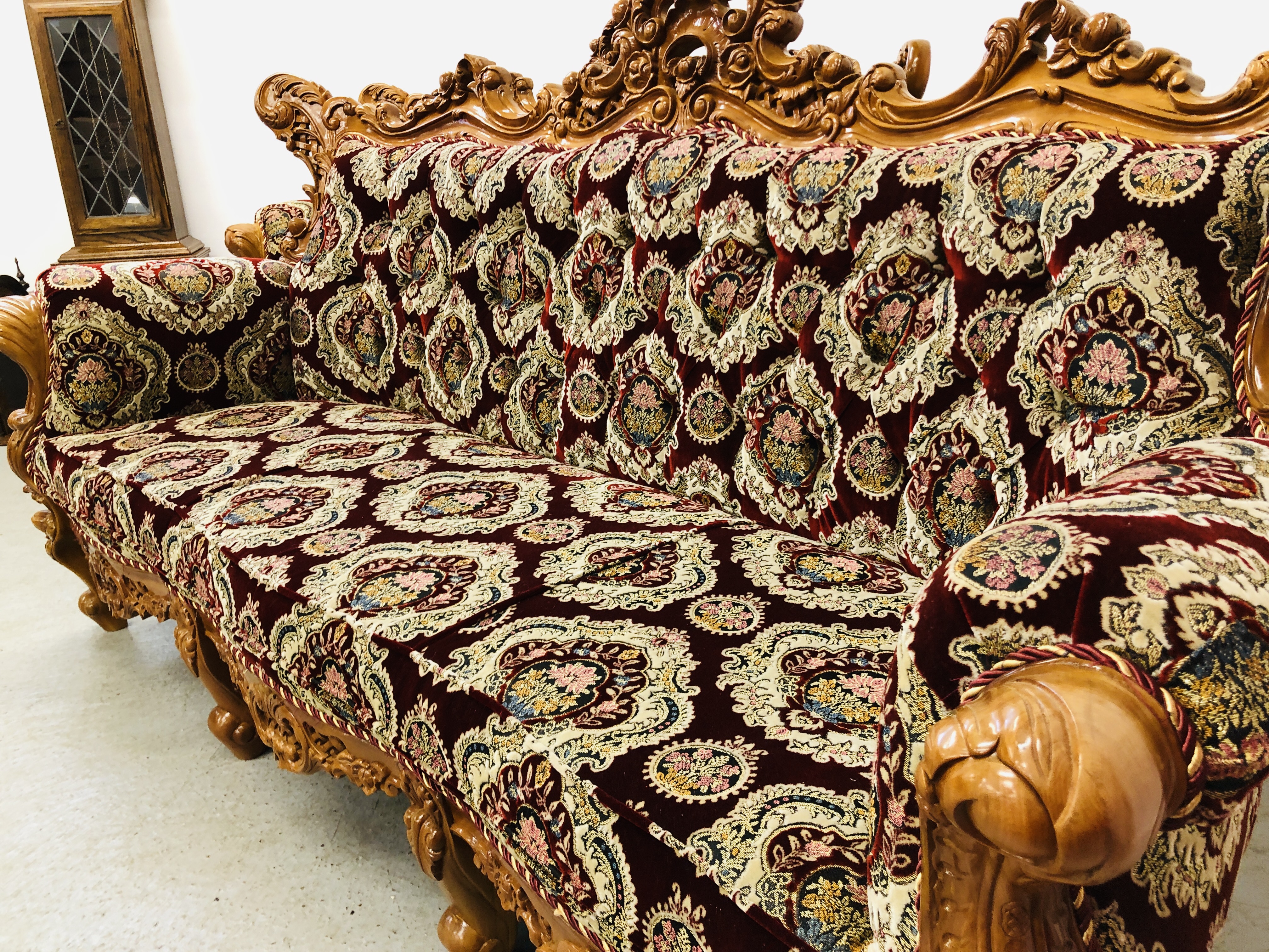 A PAIR OF HIGHLY DECORATIVE REPRODUCTION CONTINENTAL STYLE THREE SEATER COUCHES - NON COMPLIANT - Image 4 of 14