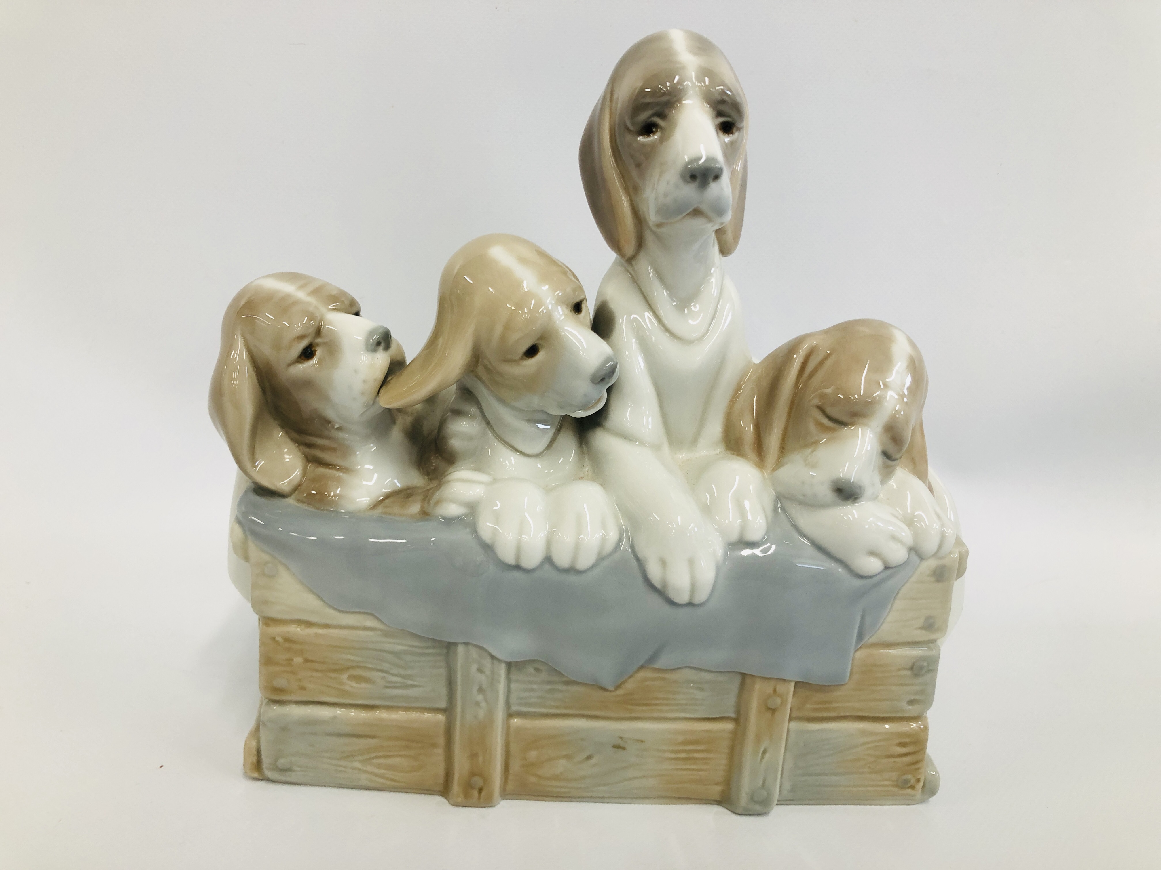 LLADRO STUDY OF "PUPPIES IN A CRATE" H 23CM