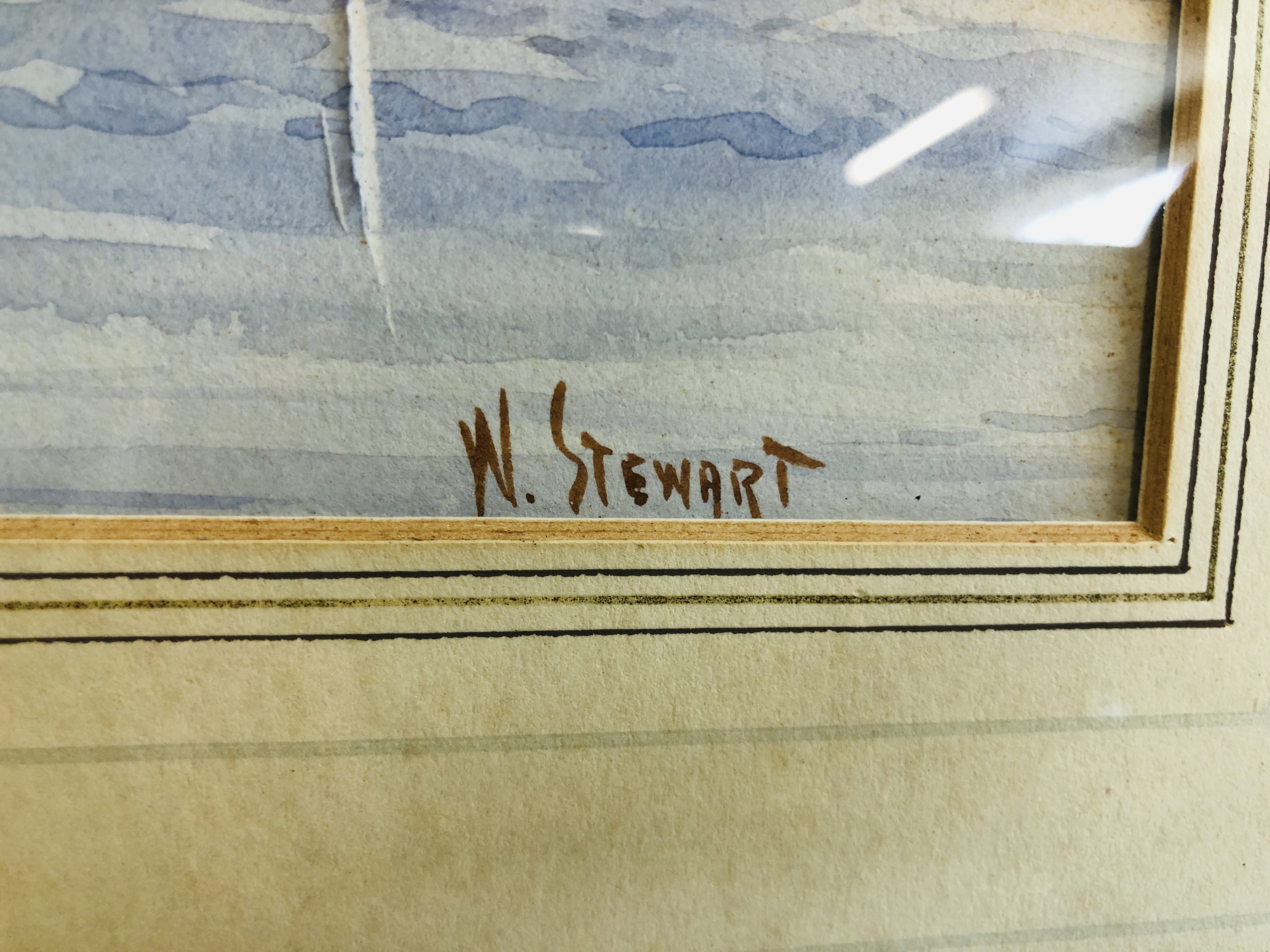 A FRAMED WATERCOLOUR 'SHIPS IN HARBOUR' BEARING SIGNATURE N. STEWART 9 X 40CM. - Image 9 of 9