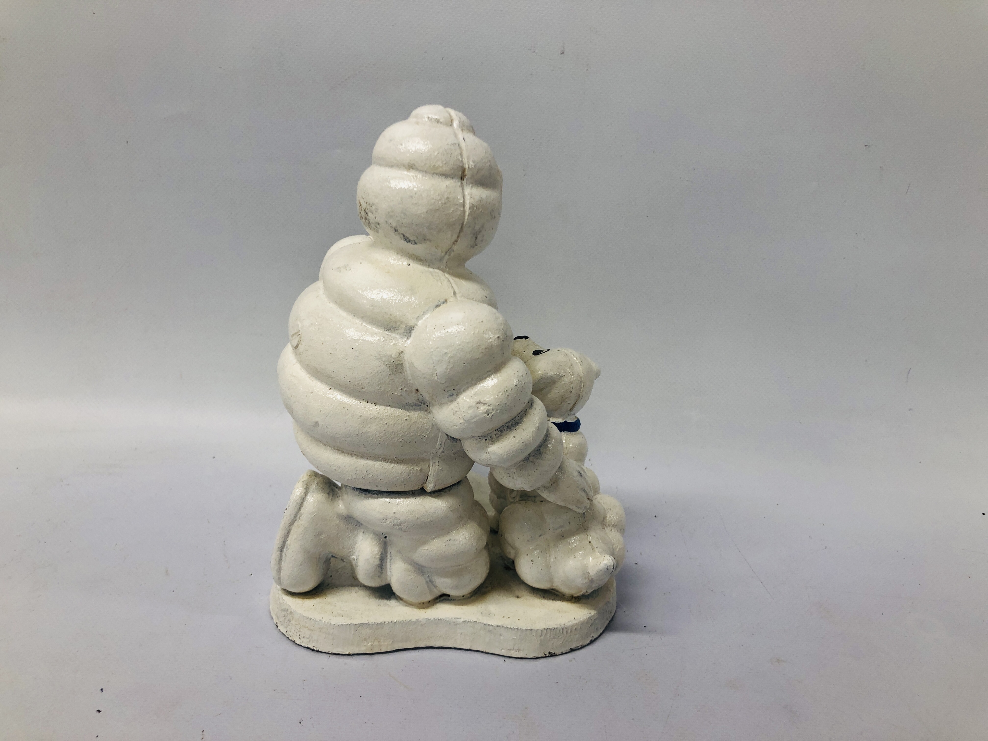 (R) MICHELIN FIGURE & DOG - Image 4 of 4